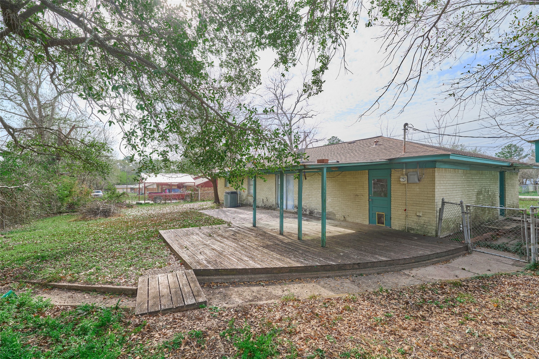 203 Paul Knox Street Property Photo 37
