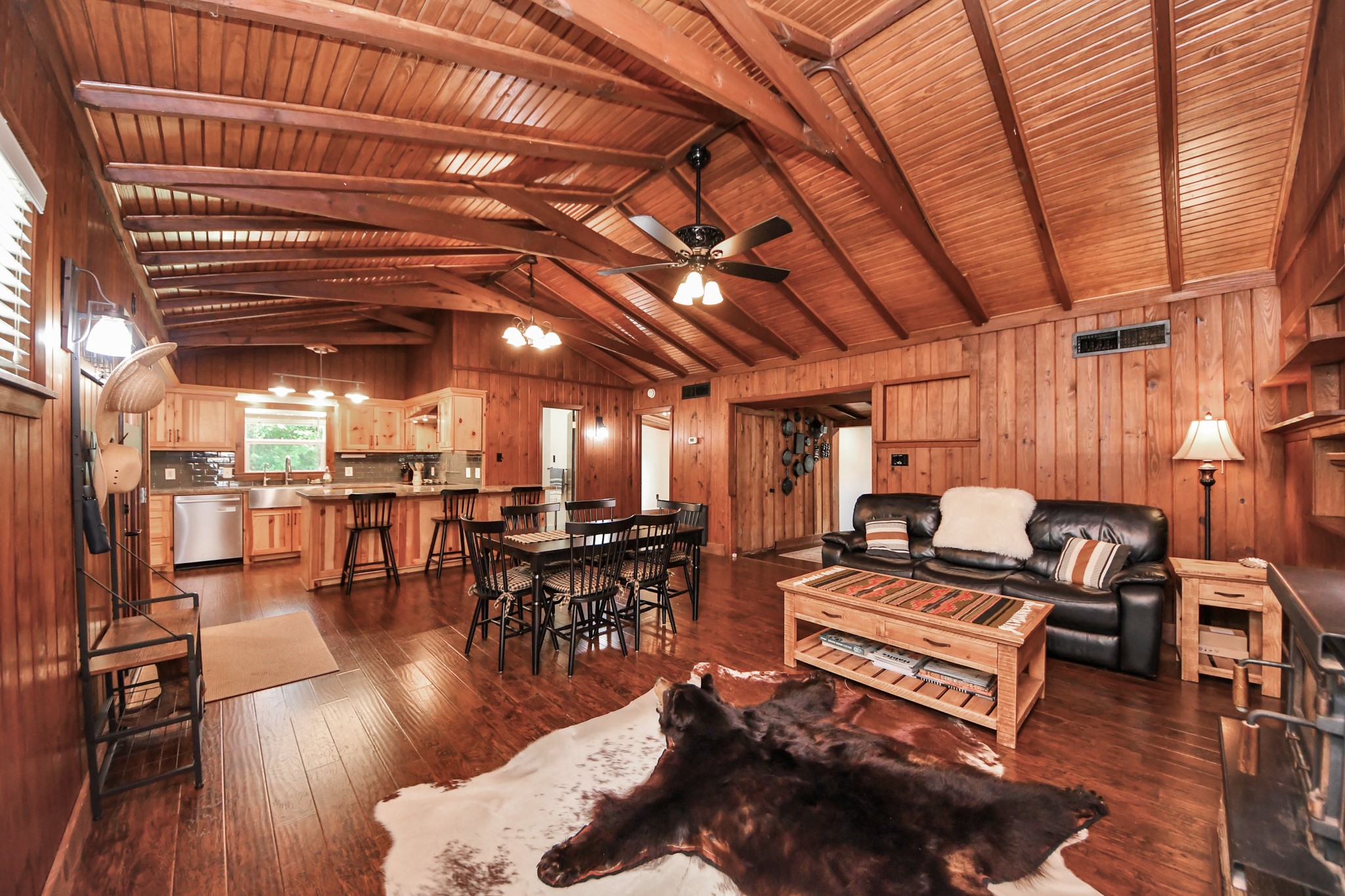 26032 Pine Oak Drive Property Photo 5