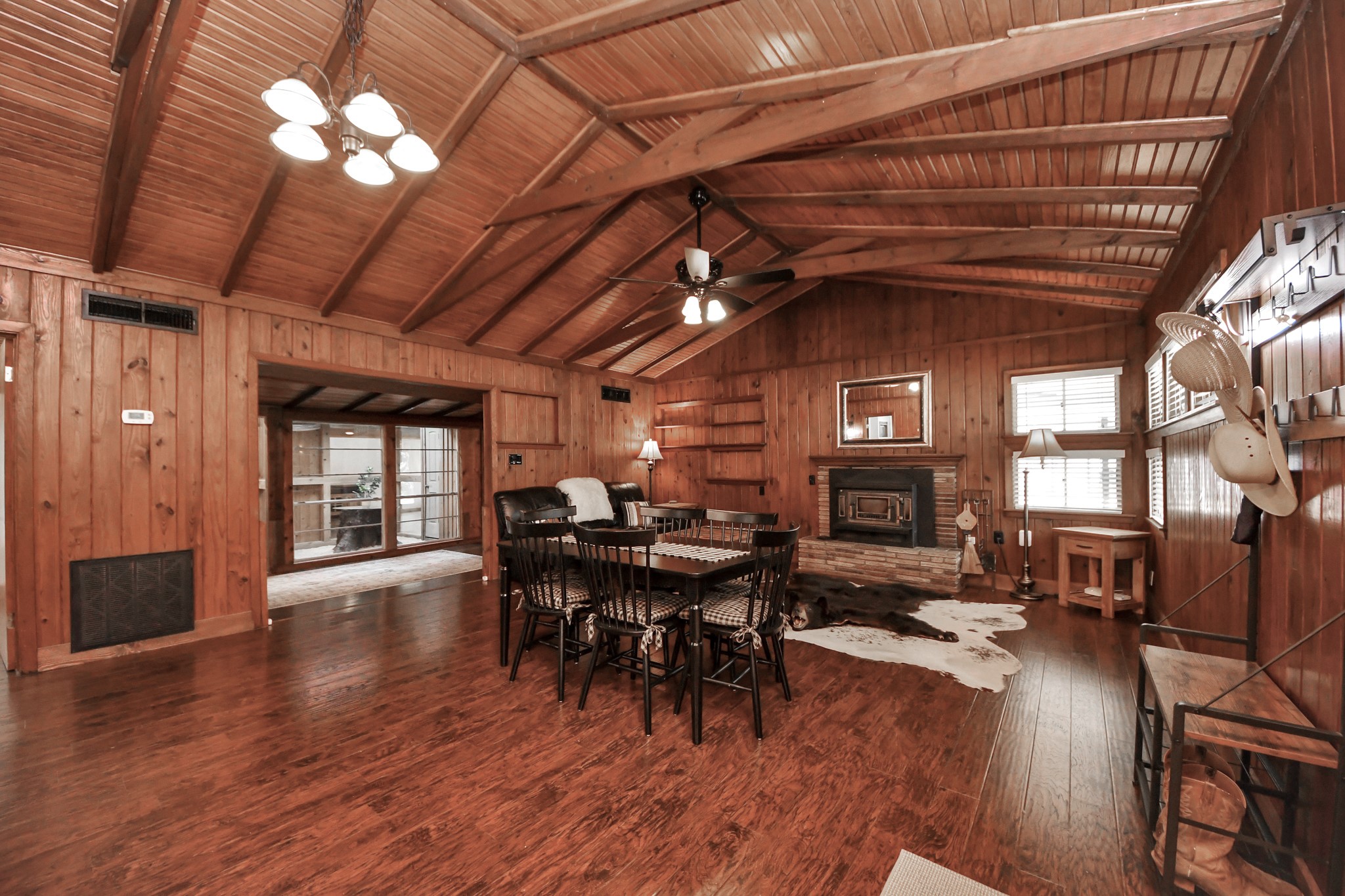 26032 Pine Oak Drive Property Photo 6