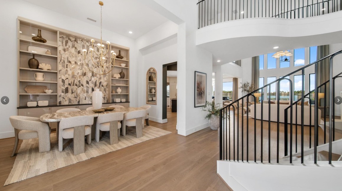 20703 Via Antonella Property Photo 3