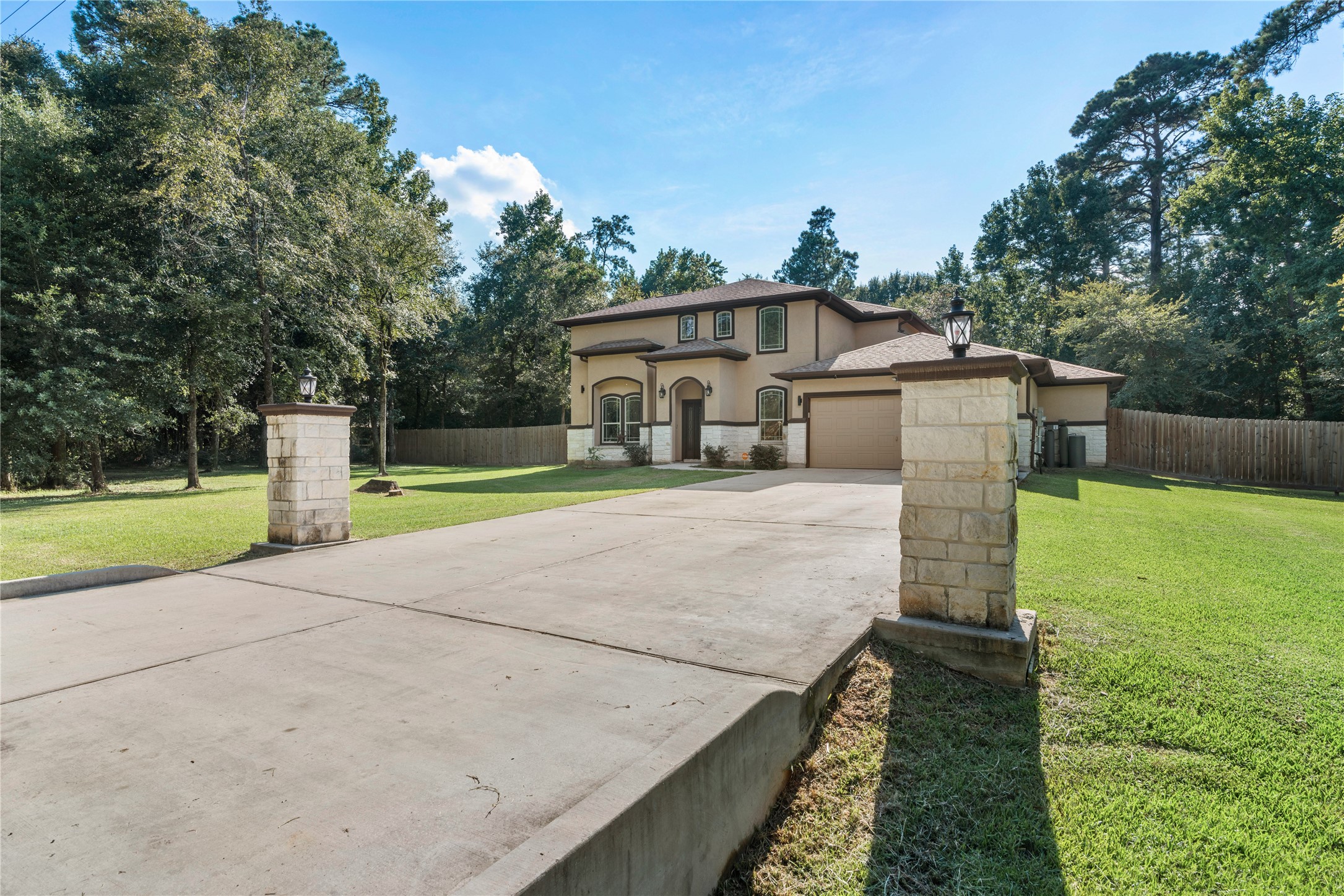 40211 Garwood Court Property Photo 4