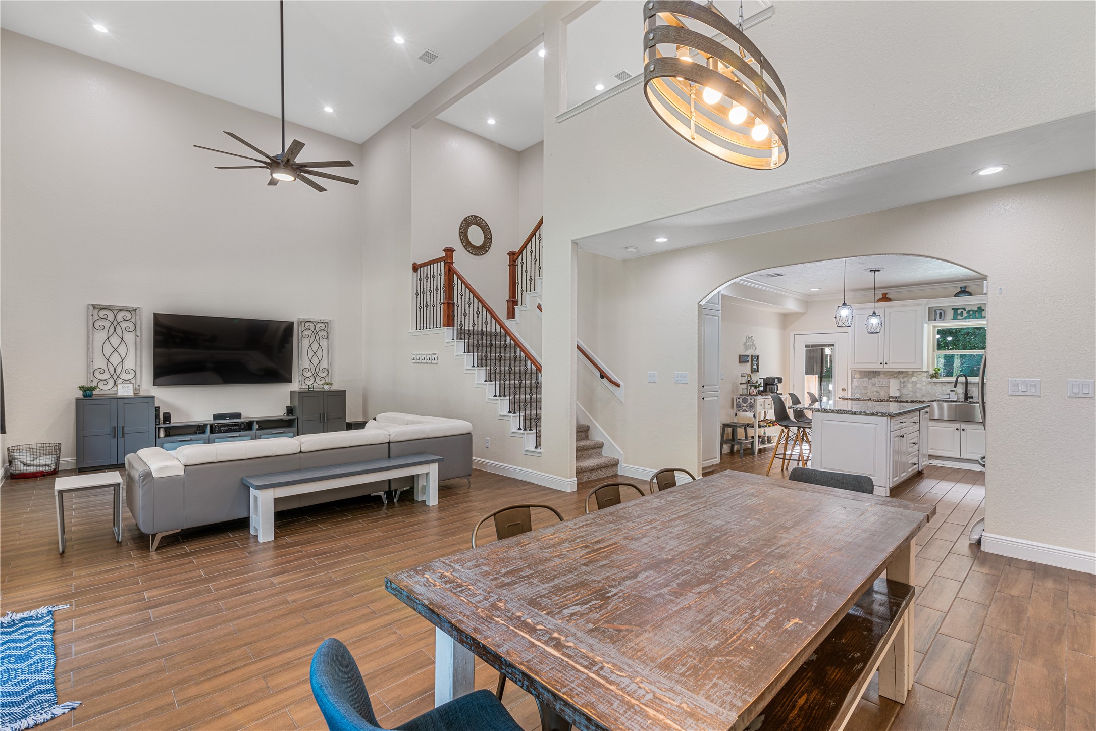 40211 Garwood Court Property Photo 7