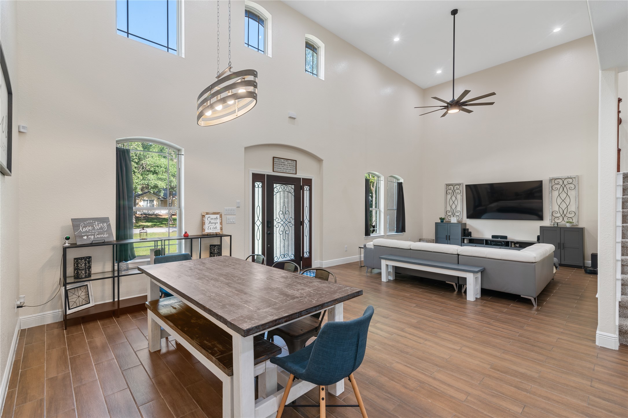 40211 Garwood Court Property Photo 8