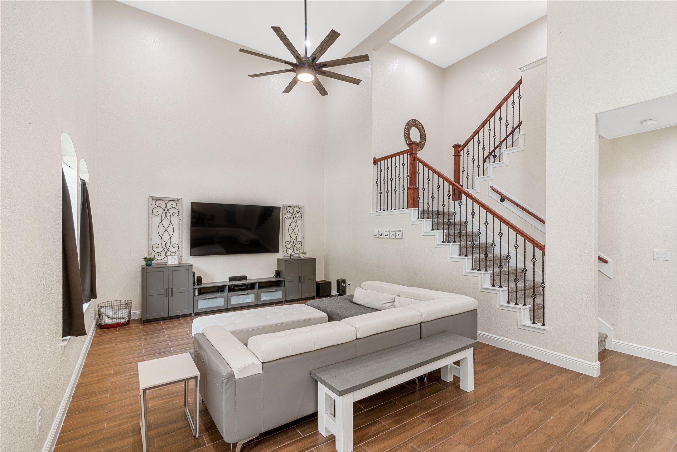 40211 Garwood Court Property Photo 9