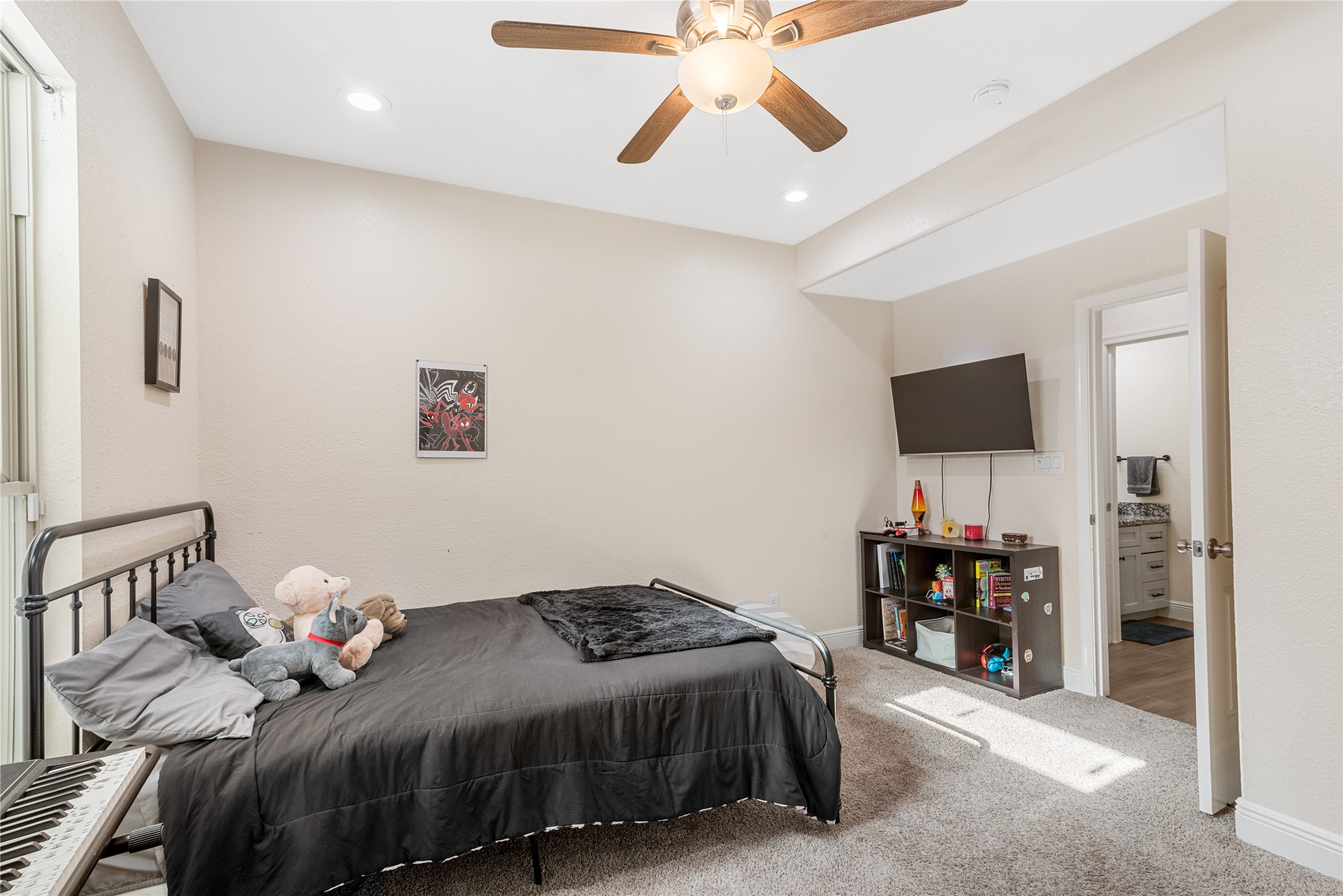 40211 Garwood Court Property Photo 23