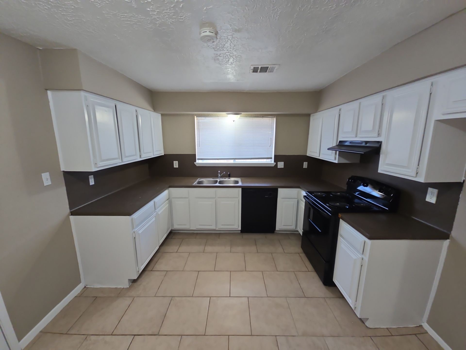 23207 Pine Post Lane Property Photo 3