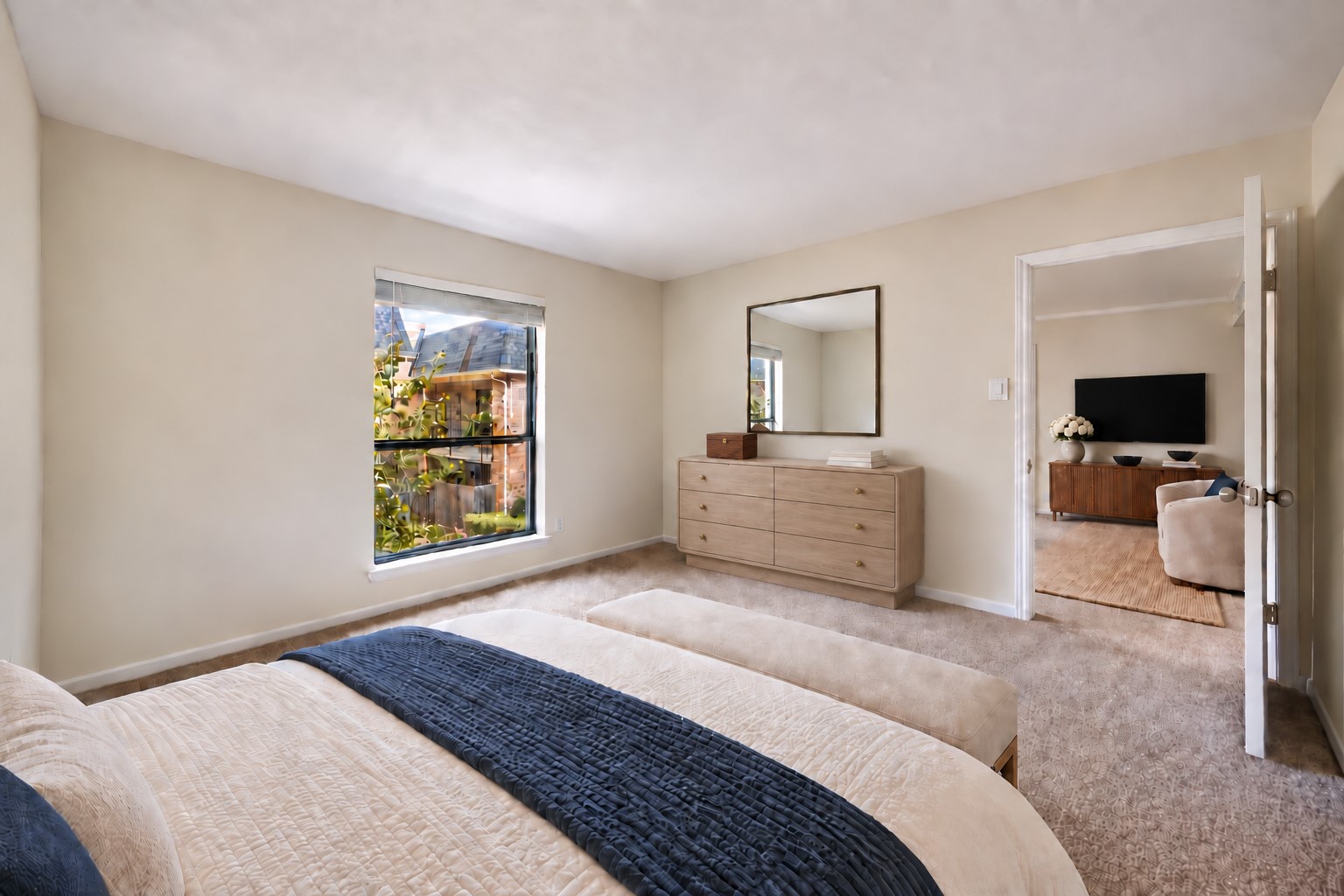 1601 S Shepherd Drive 280 Property Photo 4