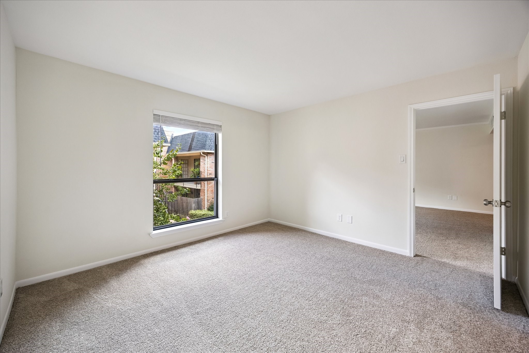 1601 S Shepherd Drive 280 Property Photo 5