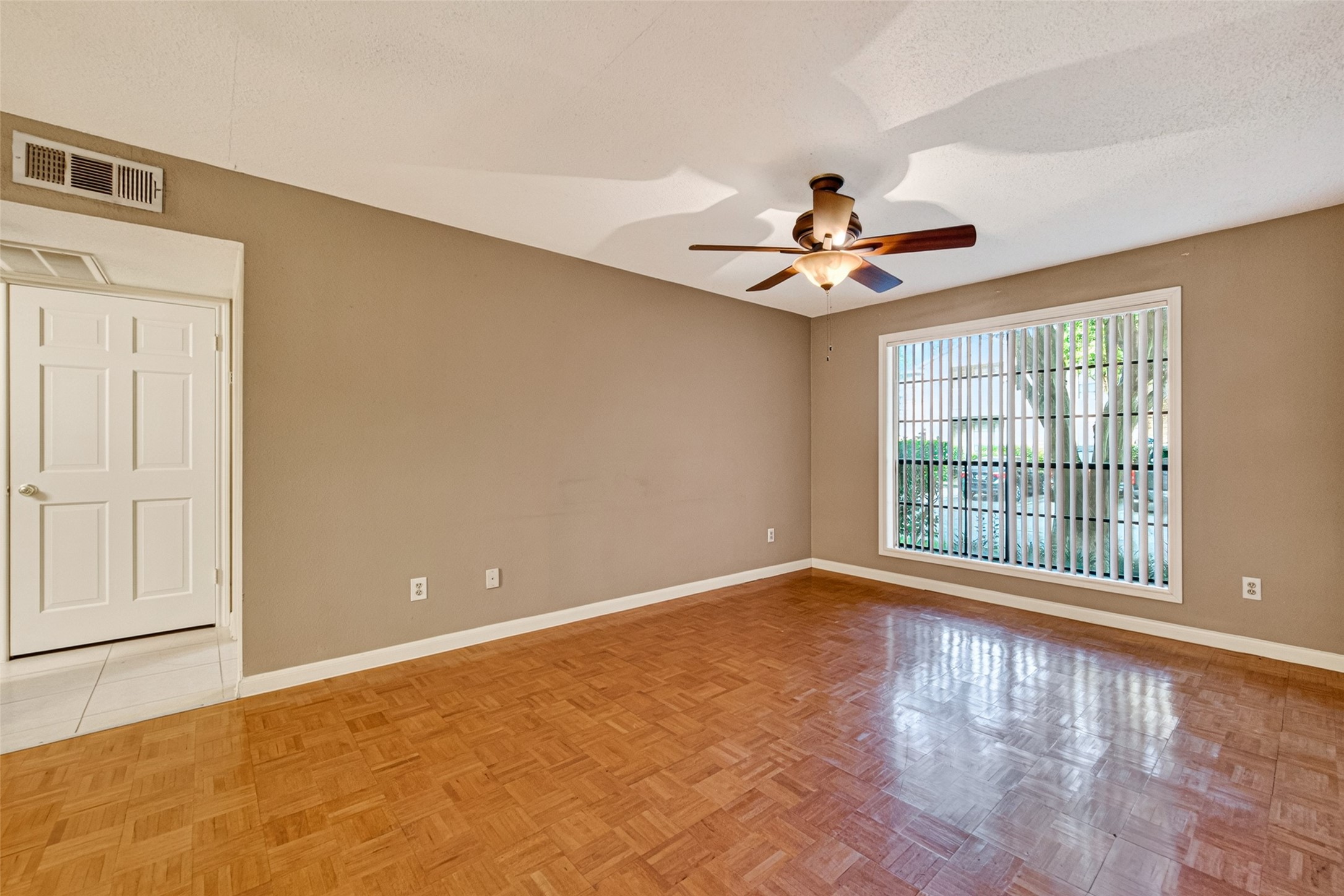 1311 Antoine Drive 237 Property Photo 6