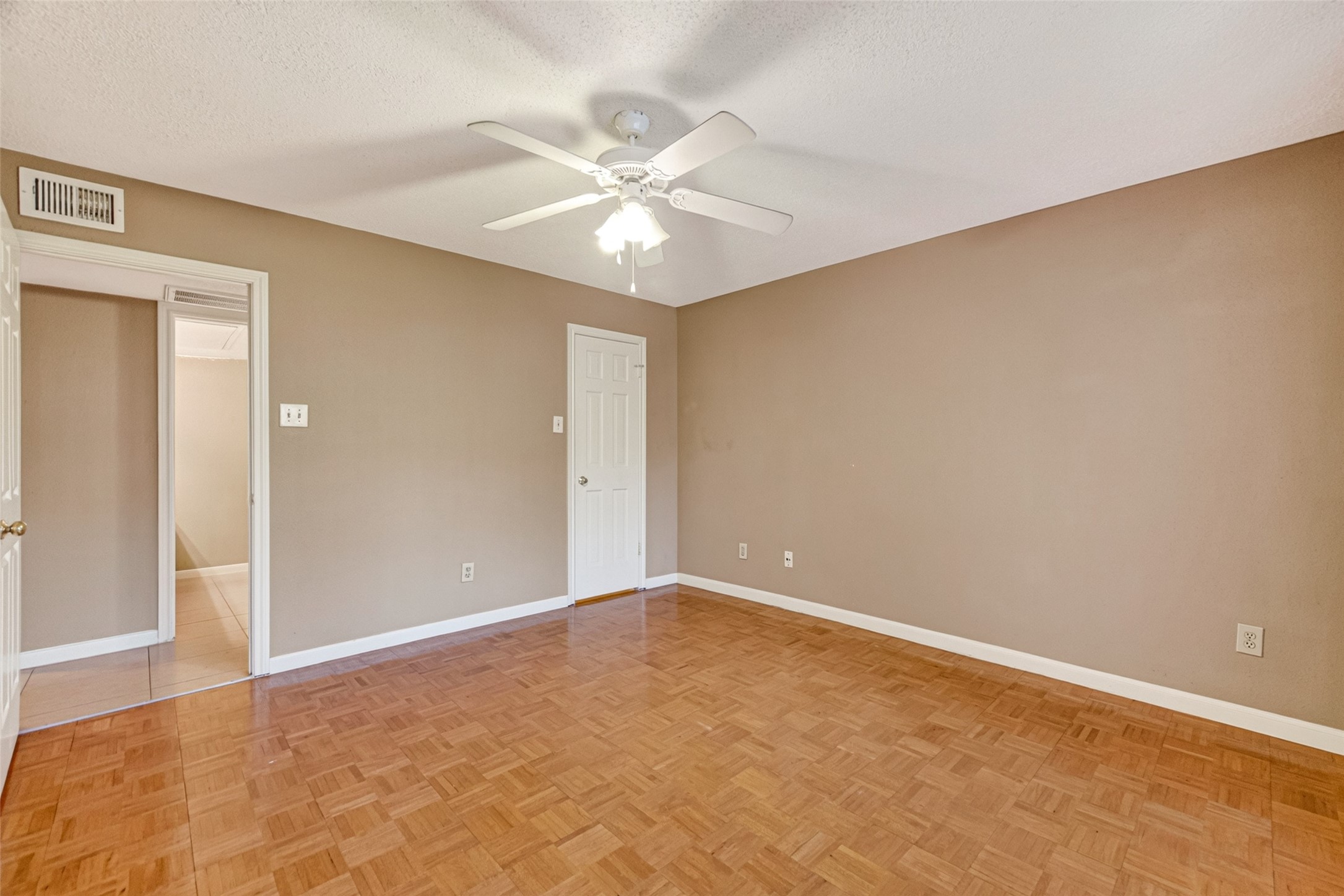 1311 Antoine Drive 237 Property Photo 23