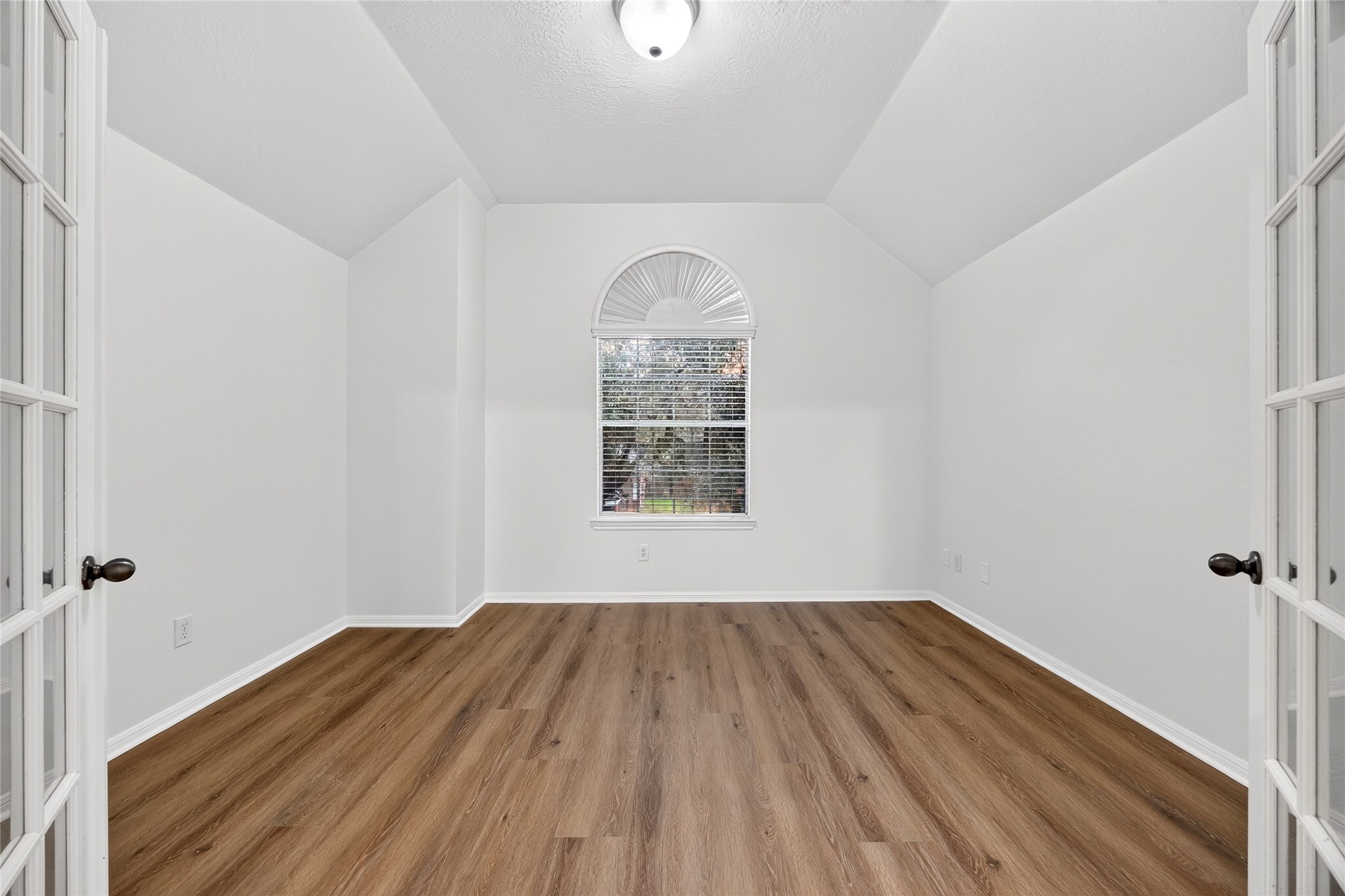 10227 Mossy Brook Lane Property Photo 32