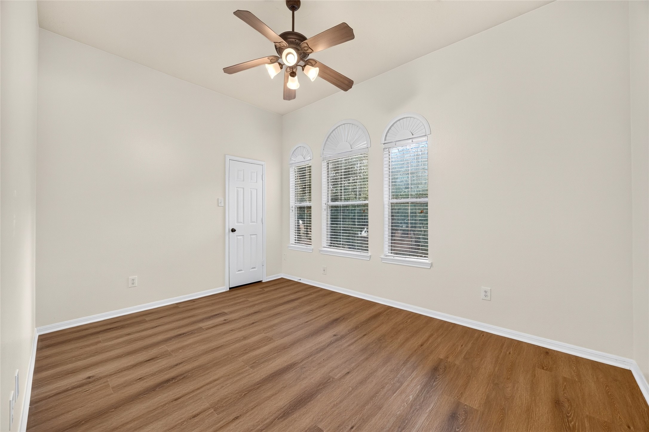 10227 Mossy Brook Lane Property Photo 34