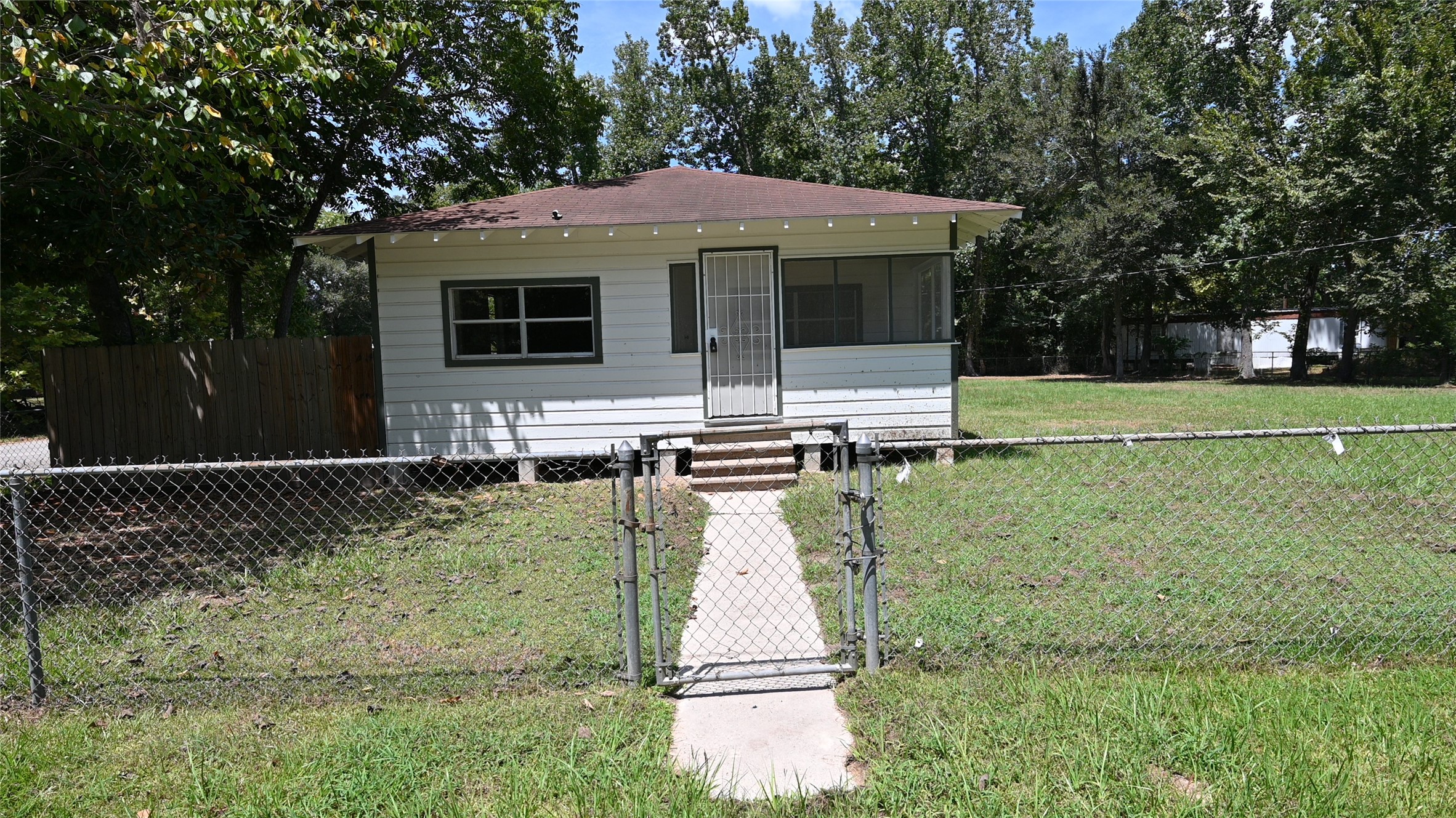 701 Clay Street Property Photo 1