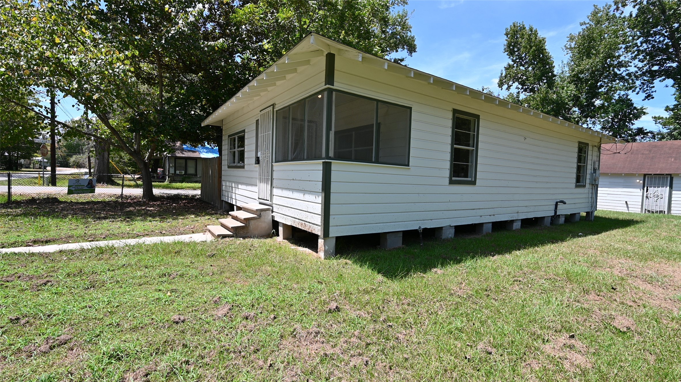 701 Clay Street Property Photo 5
