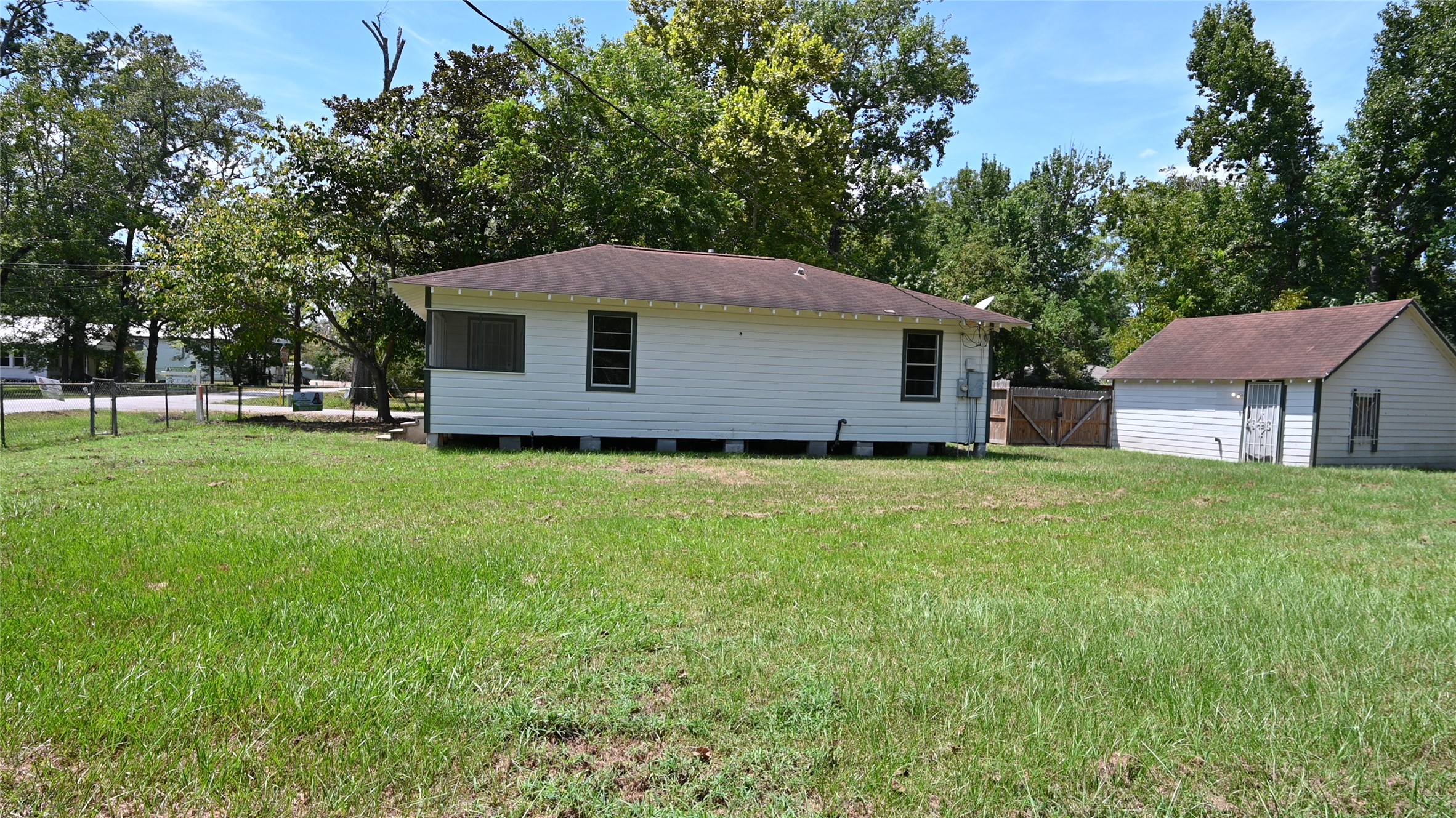 701 Clay Street Property Photo 6