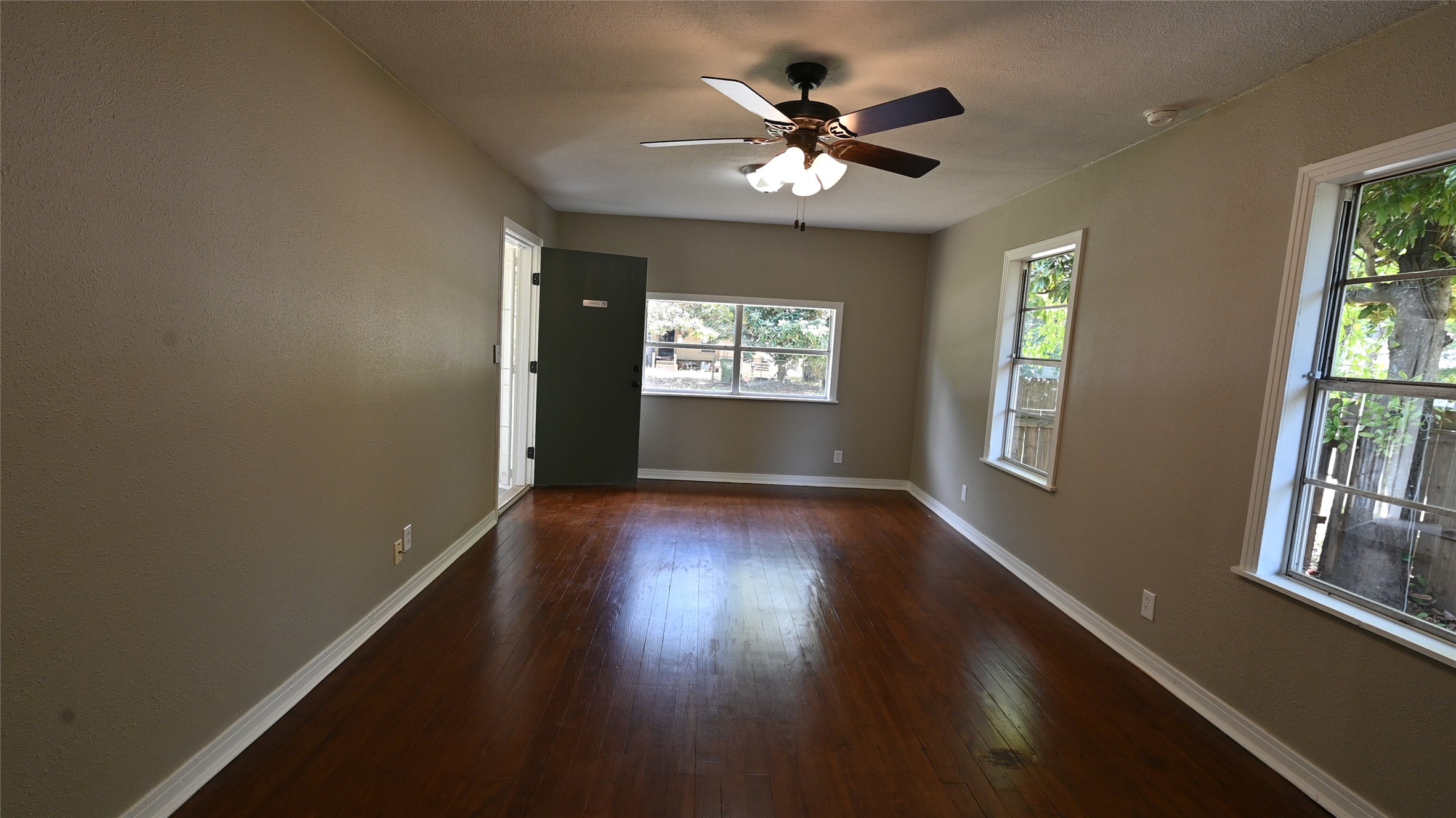 701 Clay Street Property Photo 17