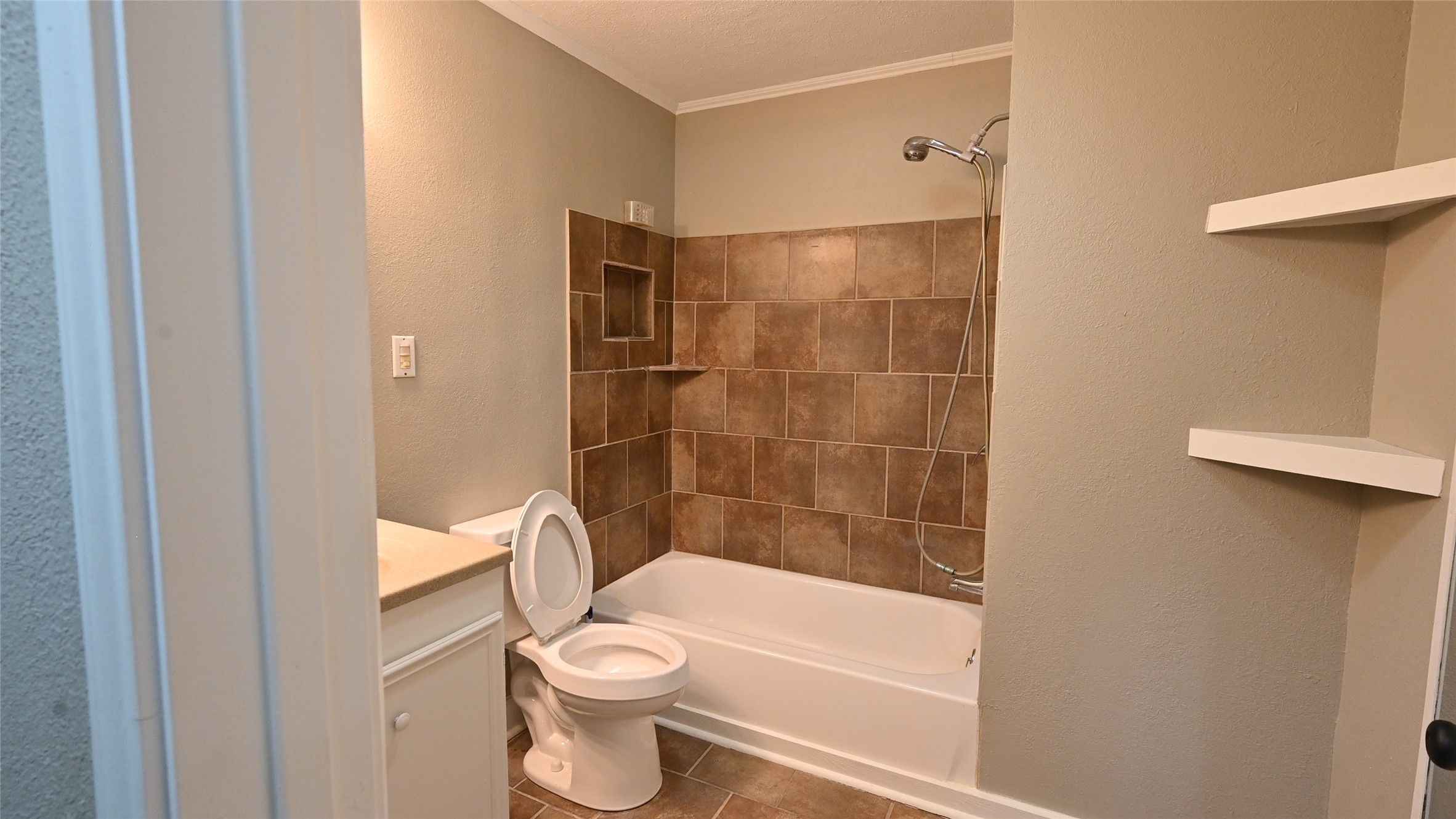 701 Clay Street Property Photo 22