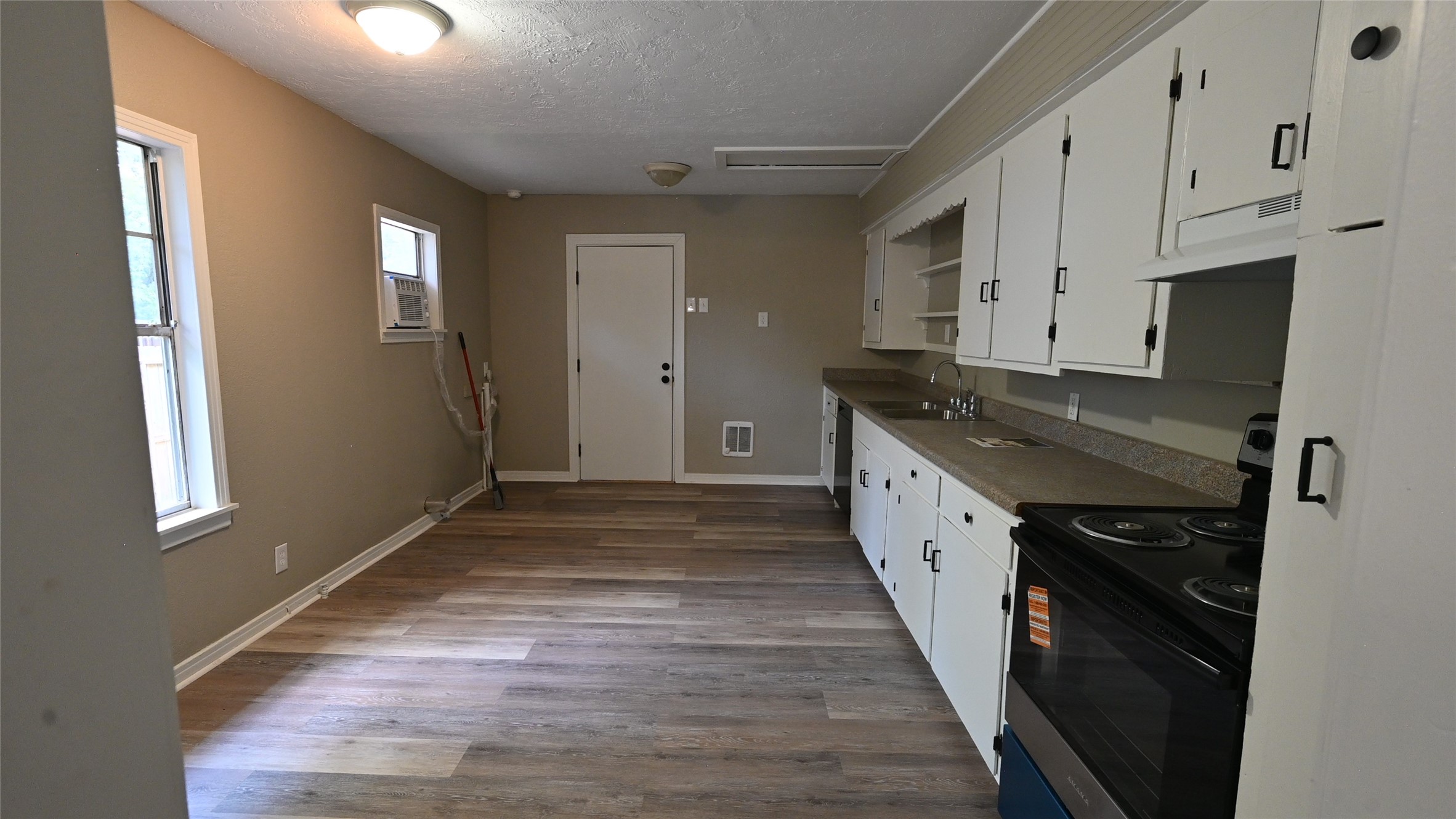 701 Clay Street Property Photo 27
