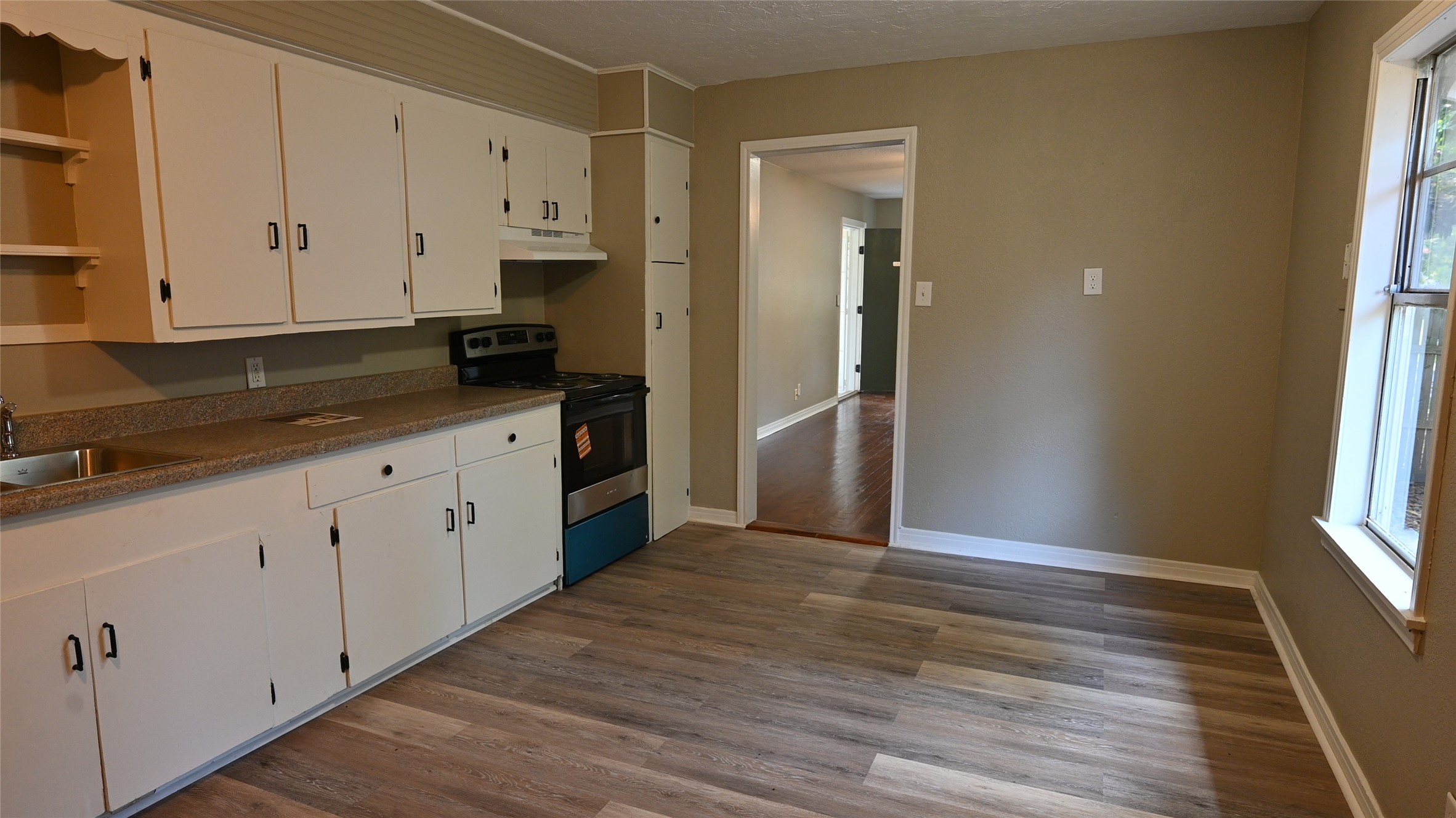 701 Clay Street Property Photo 29