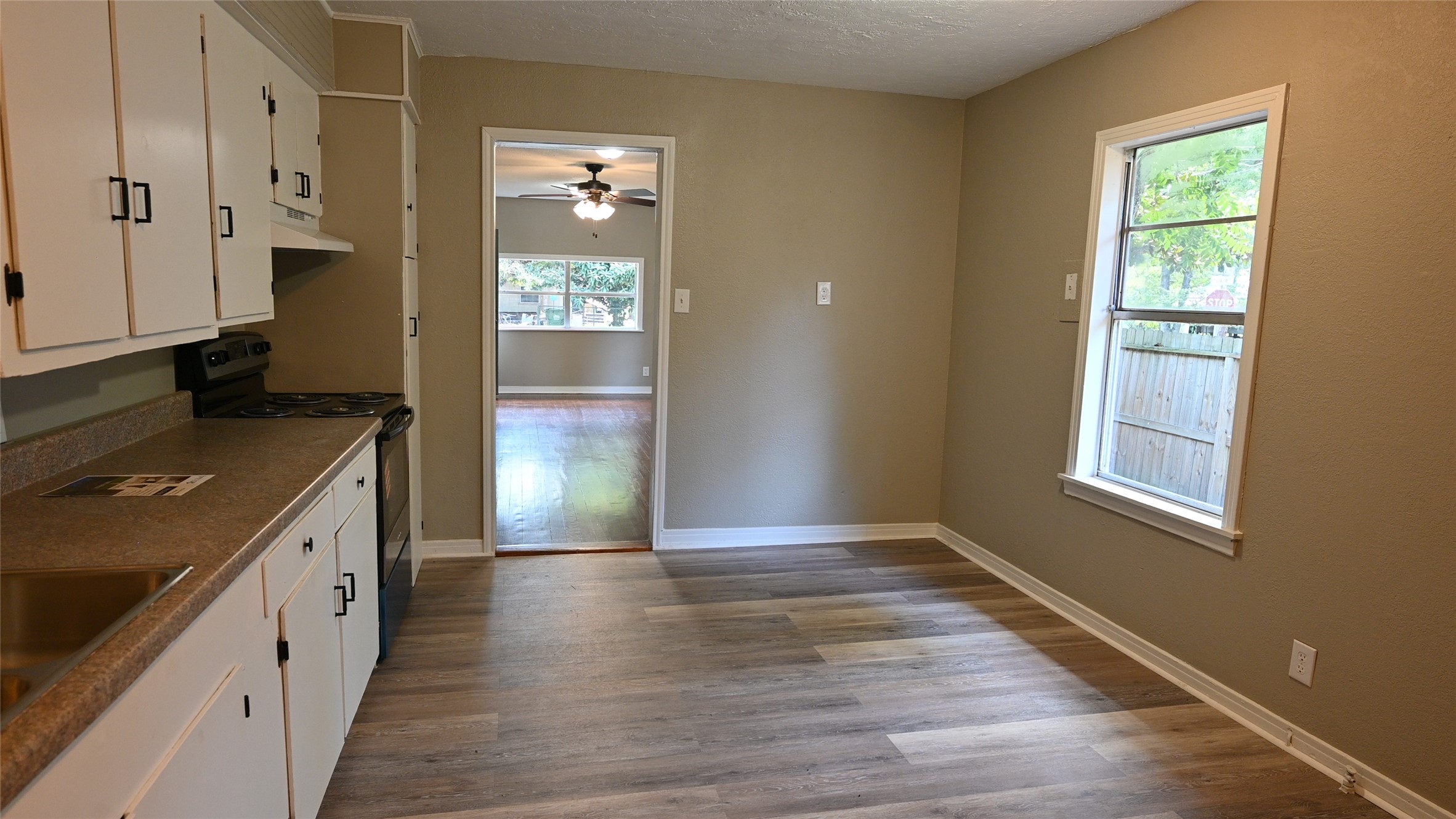701 Clay Street Property Photo 30