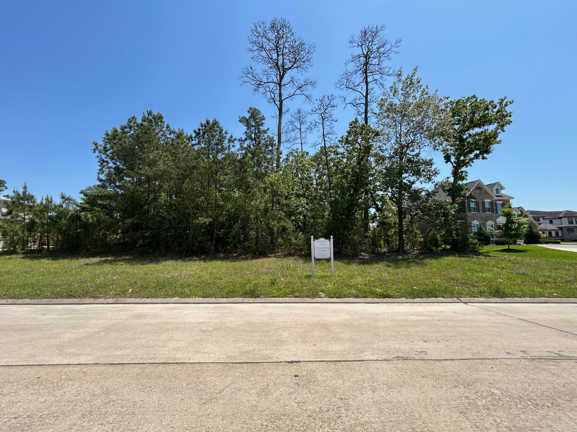 121 Kings Lake Estates Boulevard Property Photo 1