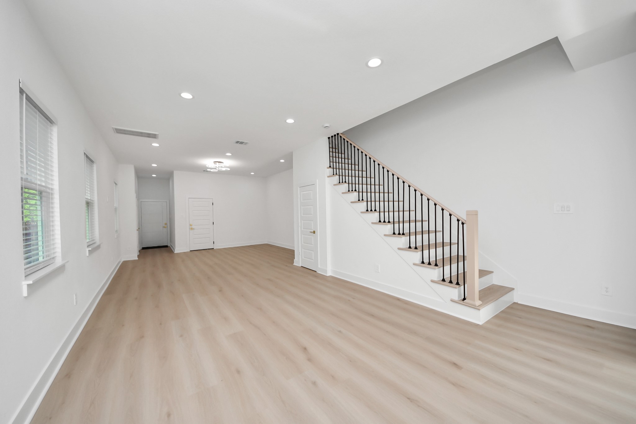 8601 Amadwe Street B Property Photo 10