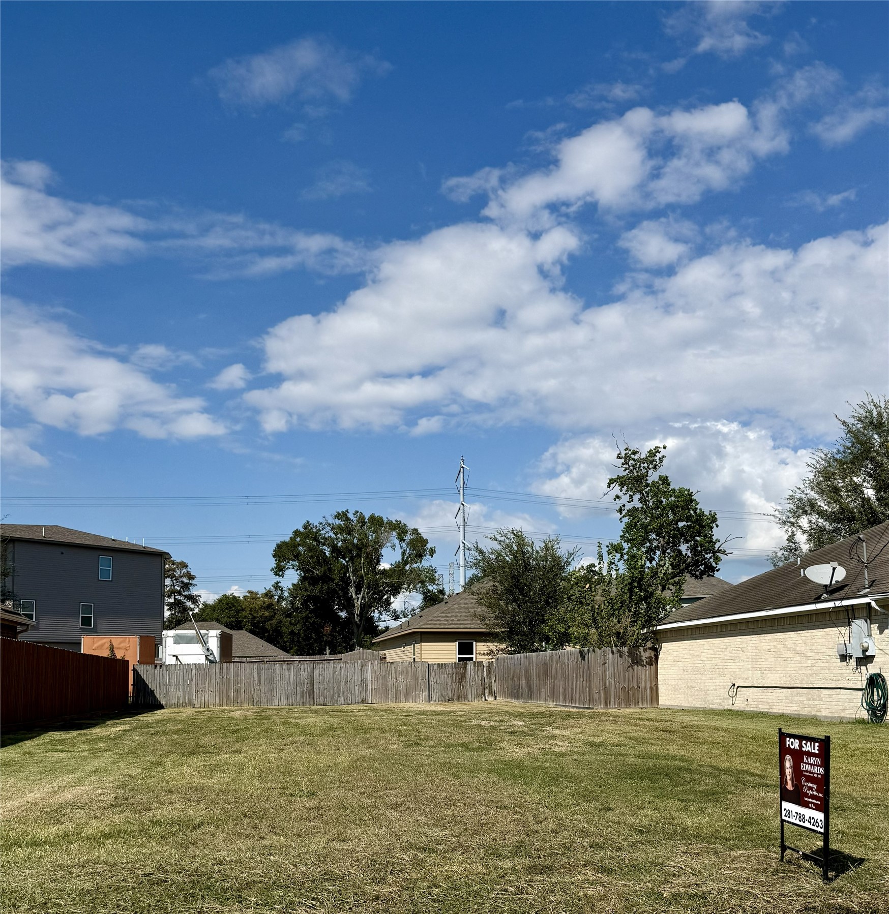 209 Dixie Drive Property Photo 2