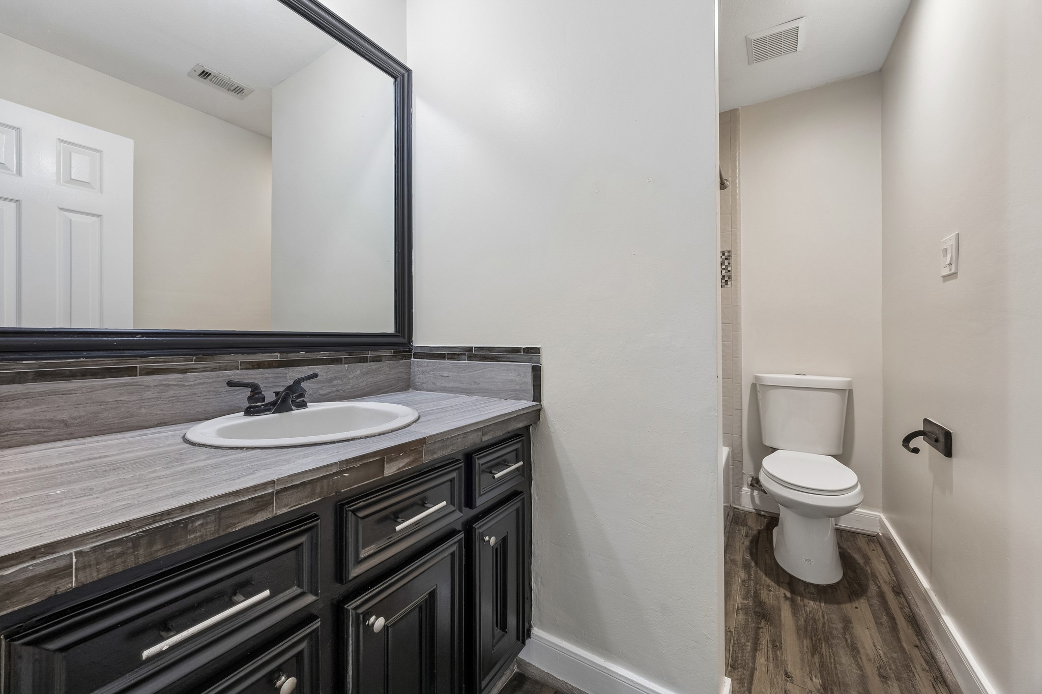 1017 Nantucket Drive A Property Photo 11