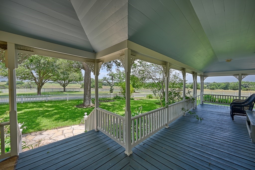 10398 Adamcik Road Property Photo 4