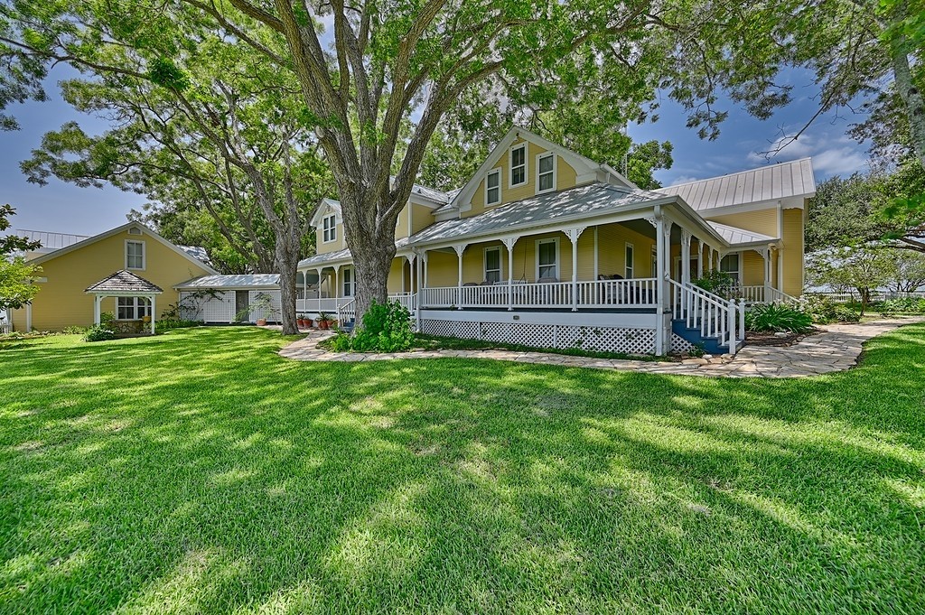 10398 Adamcik Road Property Photo 7