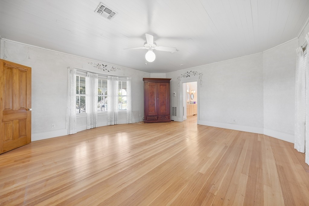 10398 Adamcik Road Property Photo 12