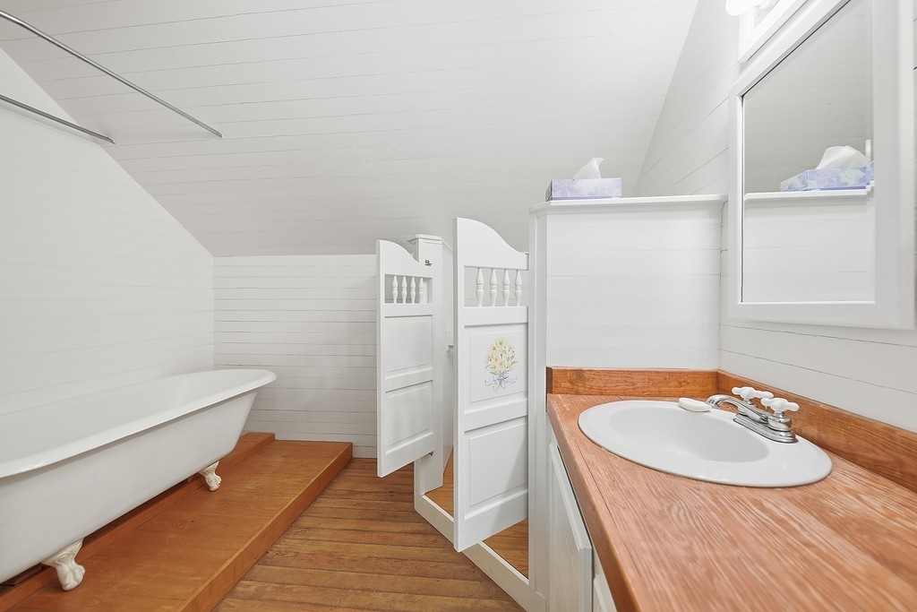 10398 Adamcik Road Property Photo 16