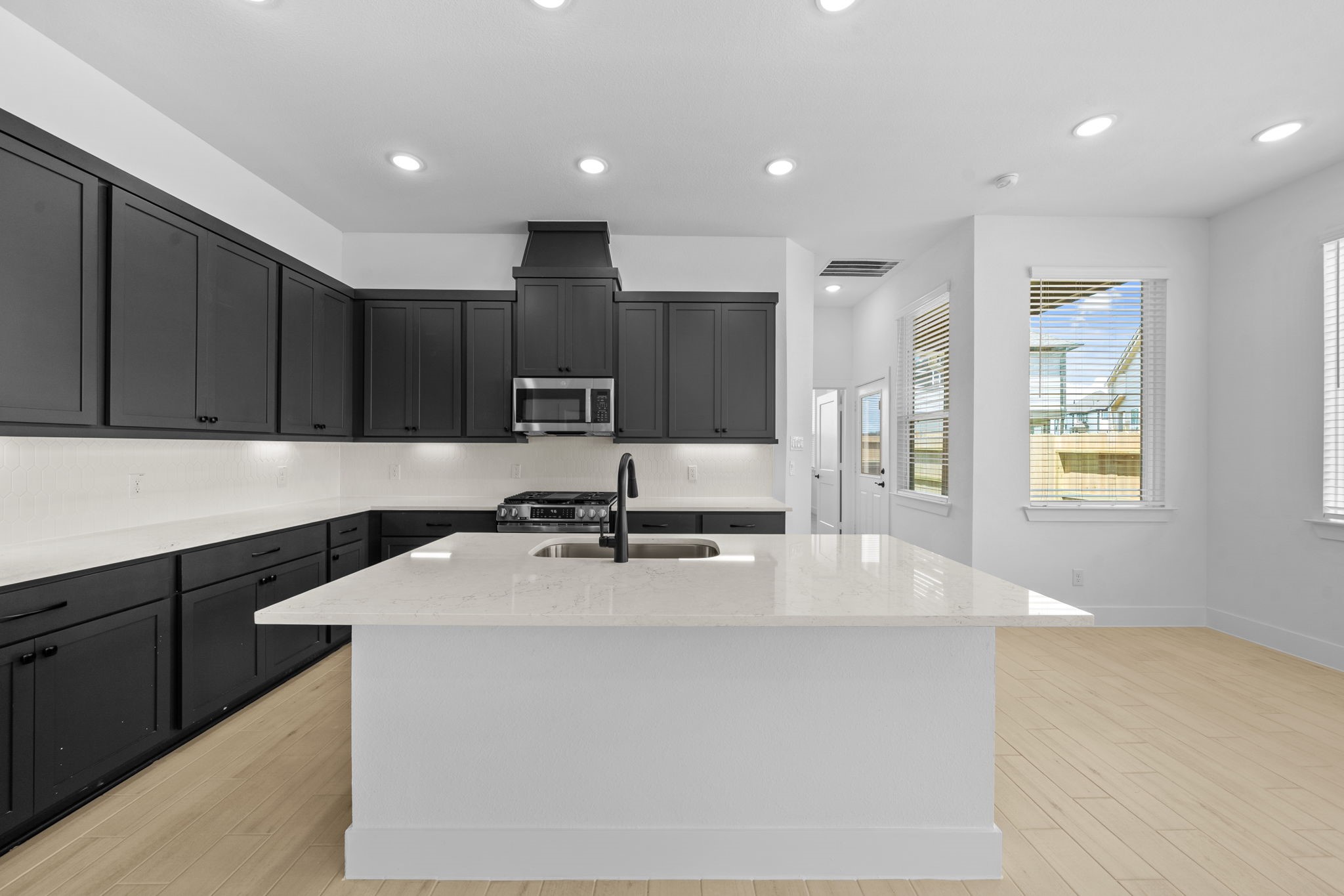 9438 Garden Gate Drive Property Photo 6