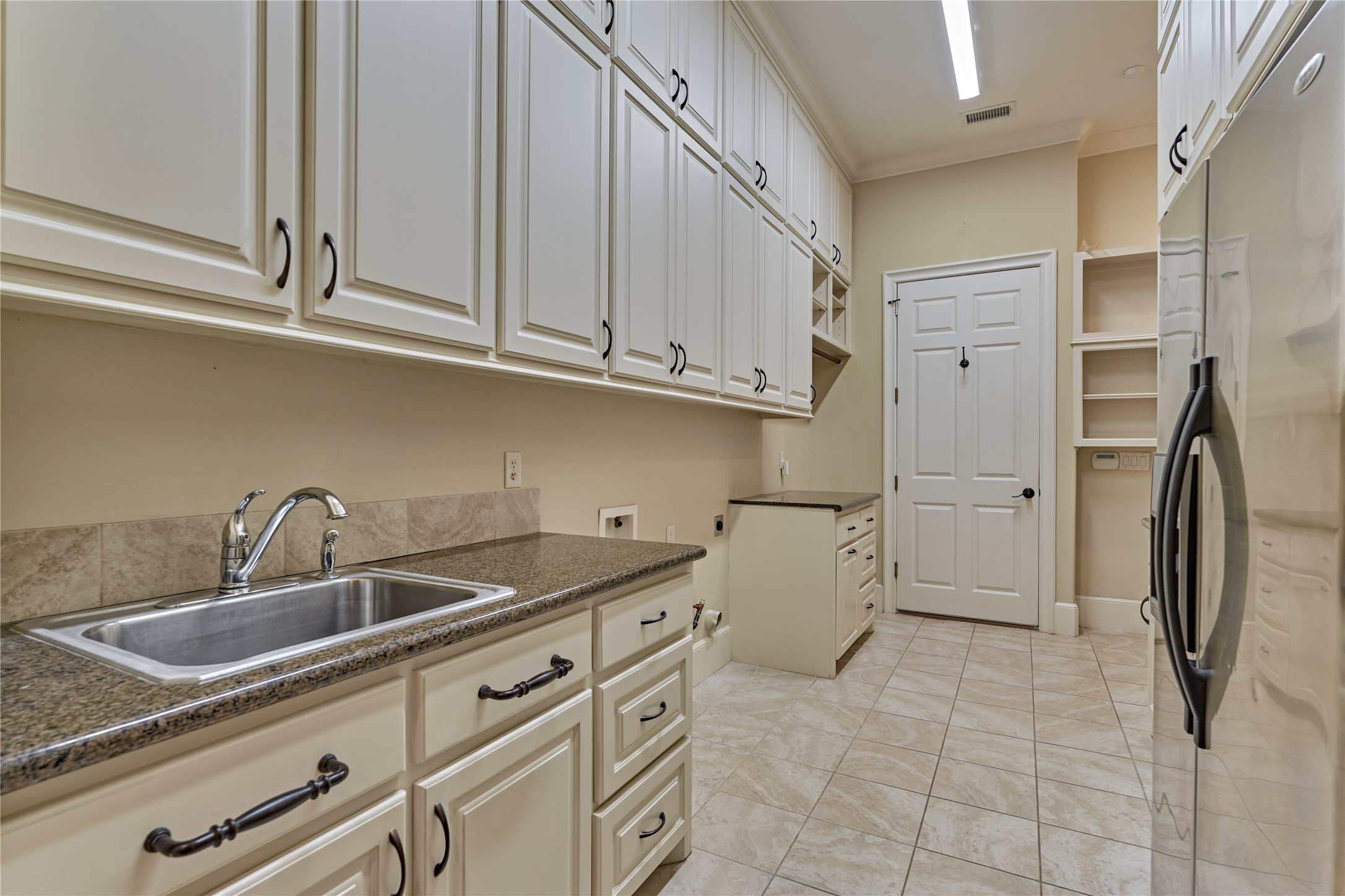 102 Winthrop Harbor S Property Photo 25