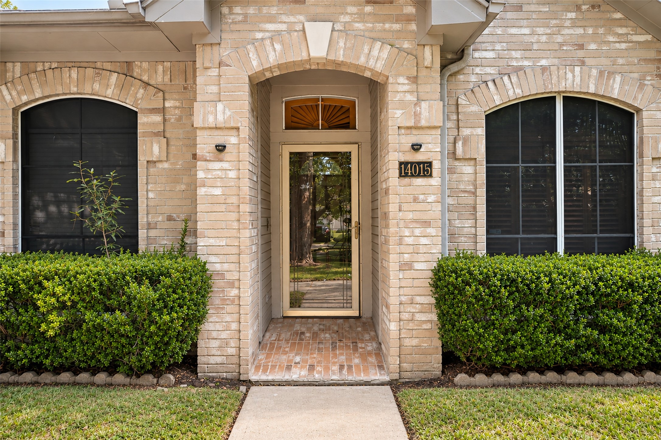14015 Crown Glen Court Property Photo 3