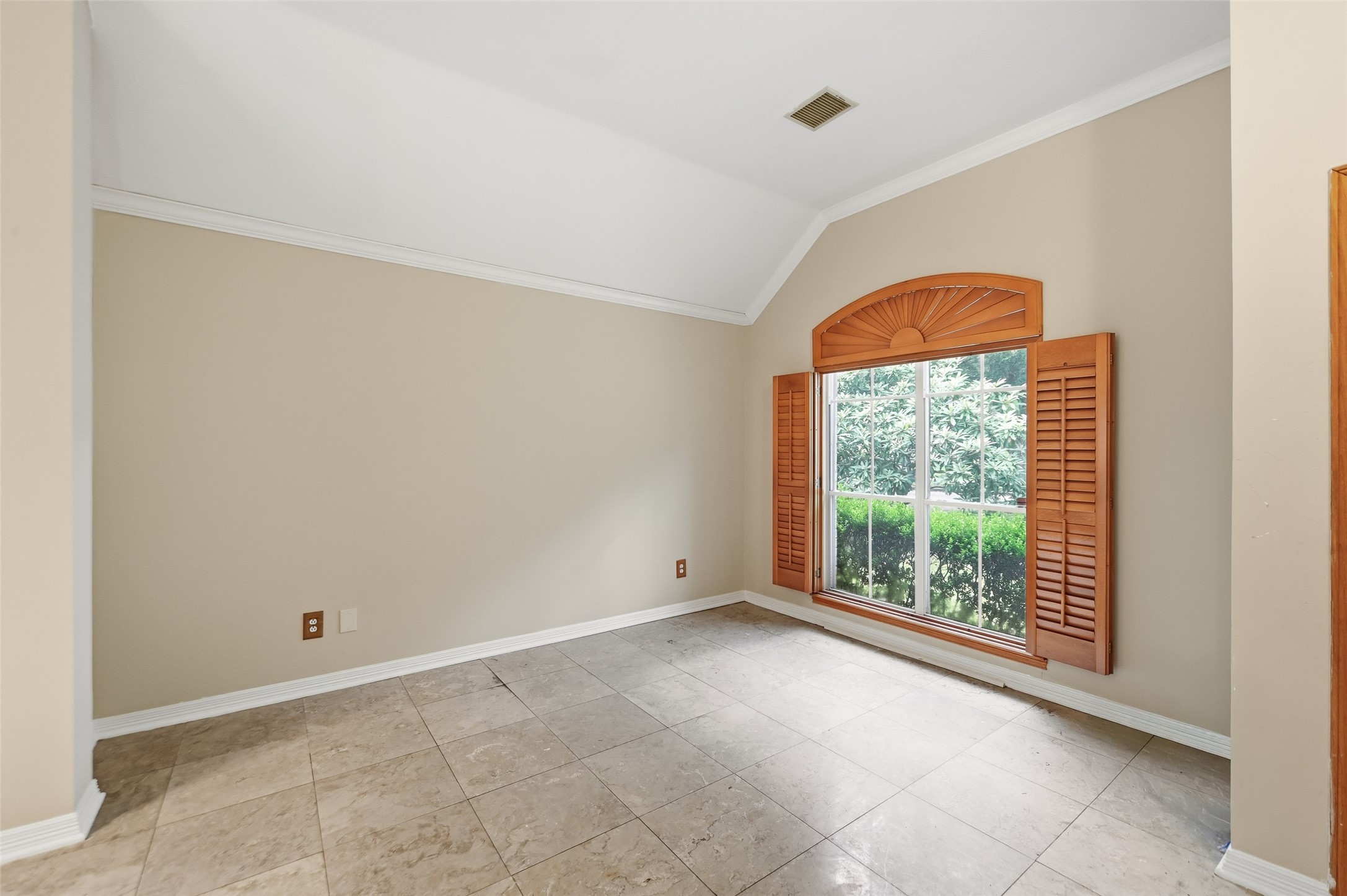 14015 Crown Glen Court Property Photo 6