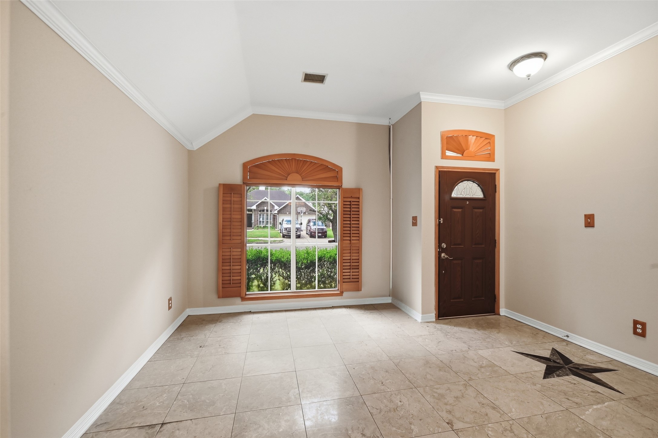 14015 Crown Glen Court Property Photo 7