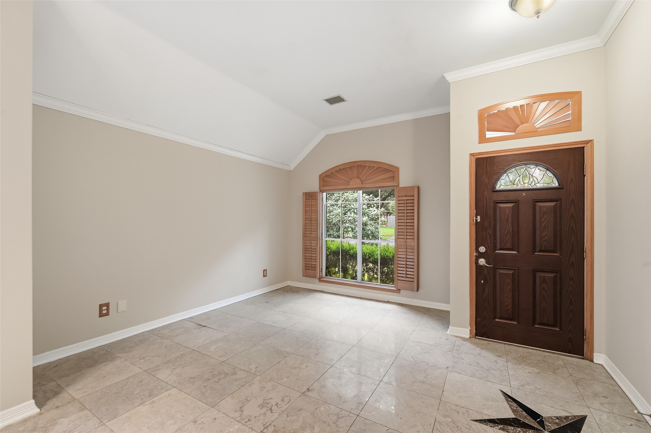 14015 Crown Glen Court Property Photo 8