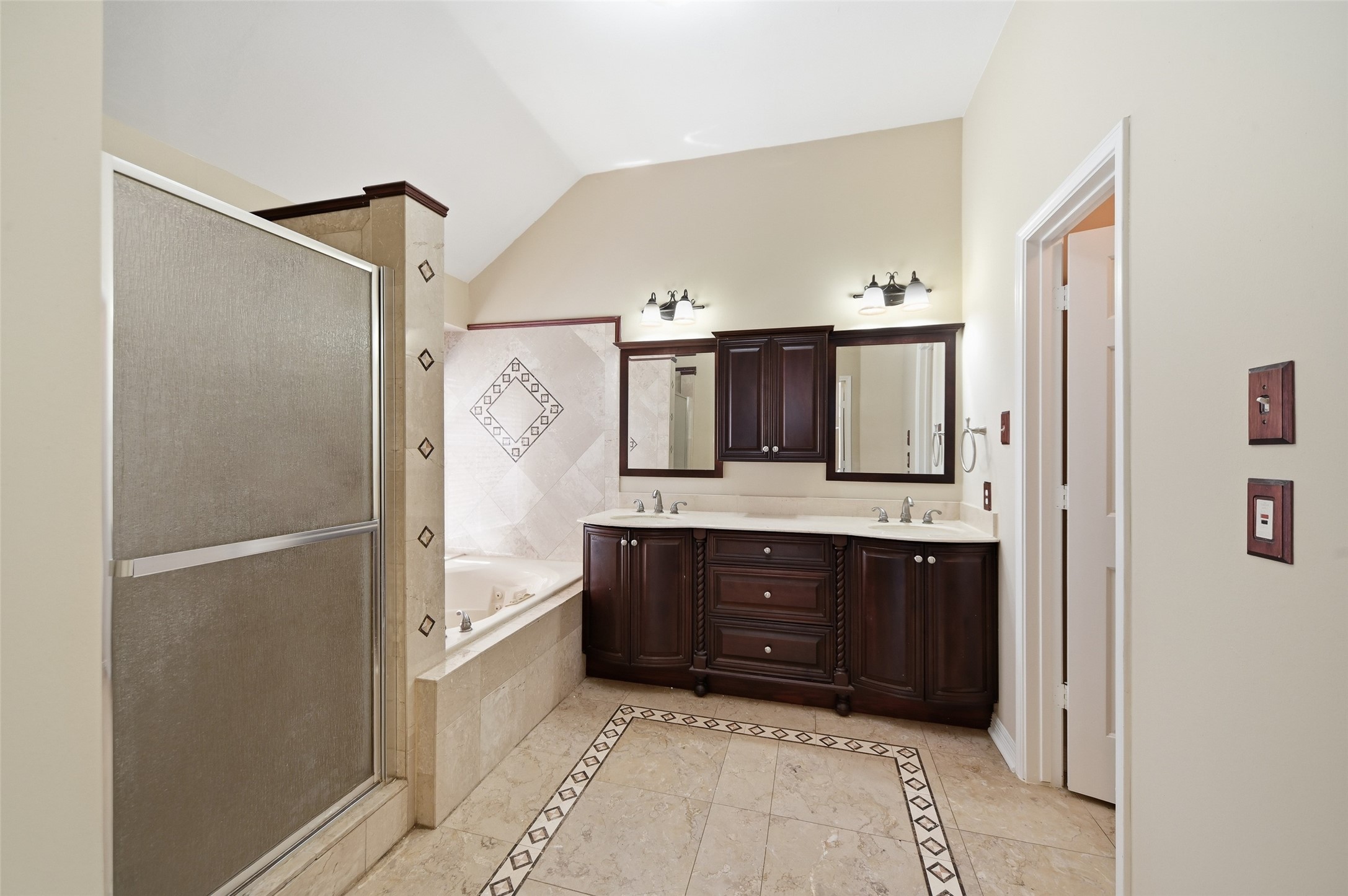 14015 Crown Glen Court Property Photo 29