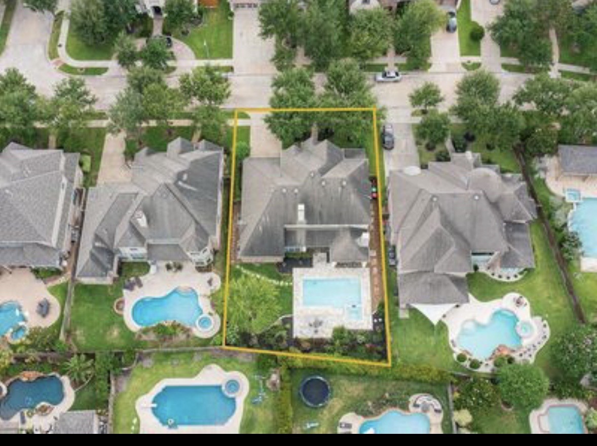 5923 Dillon Creek Lane Property Photo 3