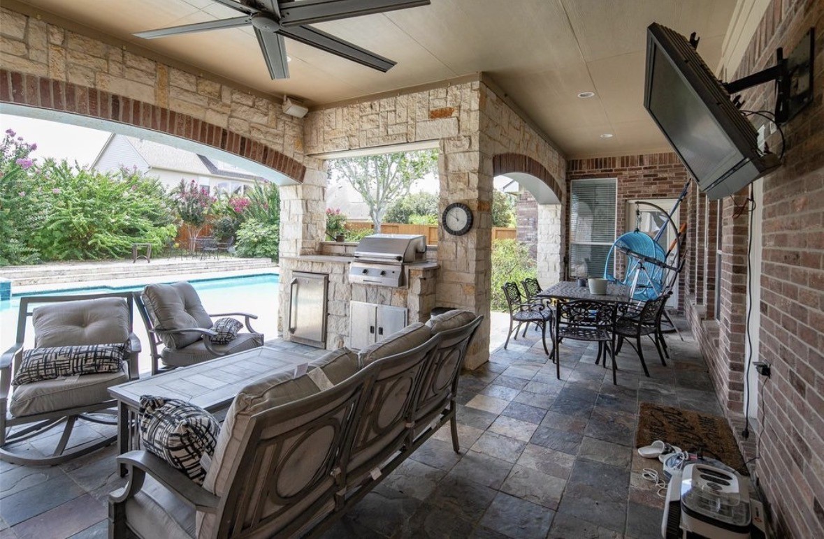 5923 Dillon Creek Lane Property Photo 18