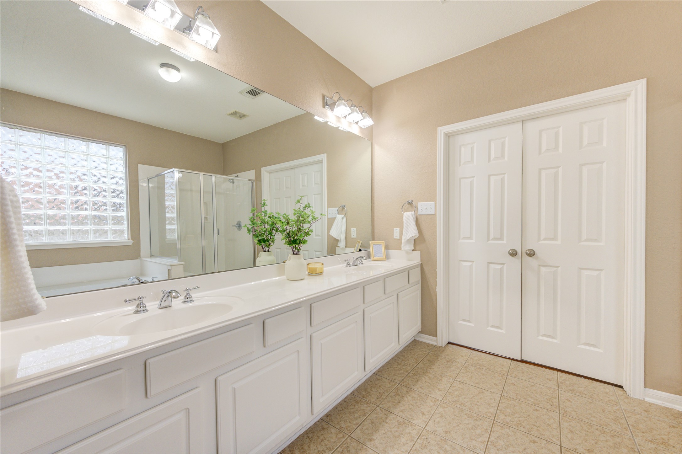 7811 Ravens Point Drive Property Photo 11