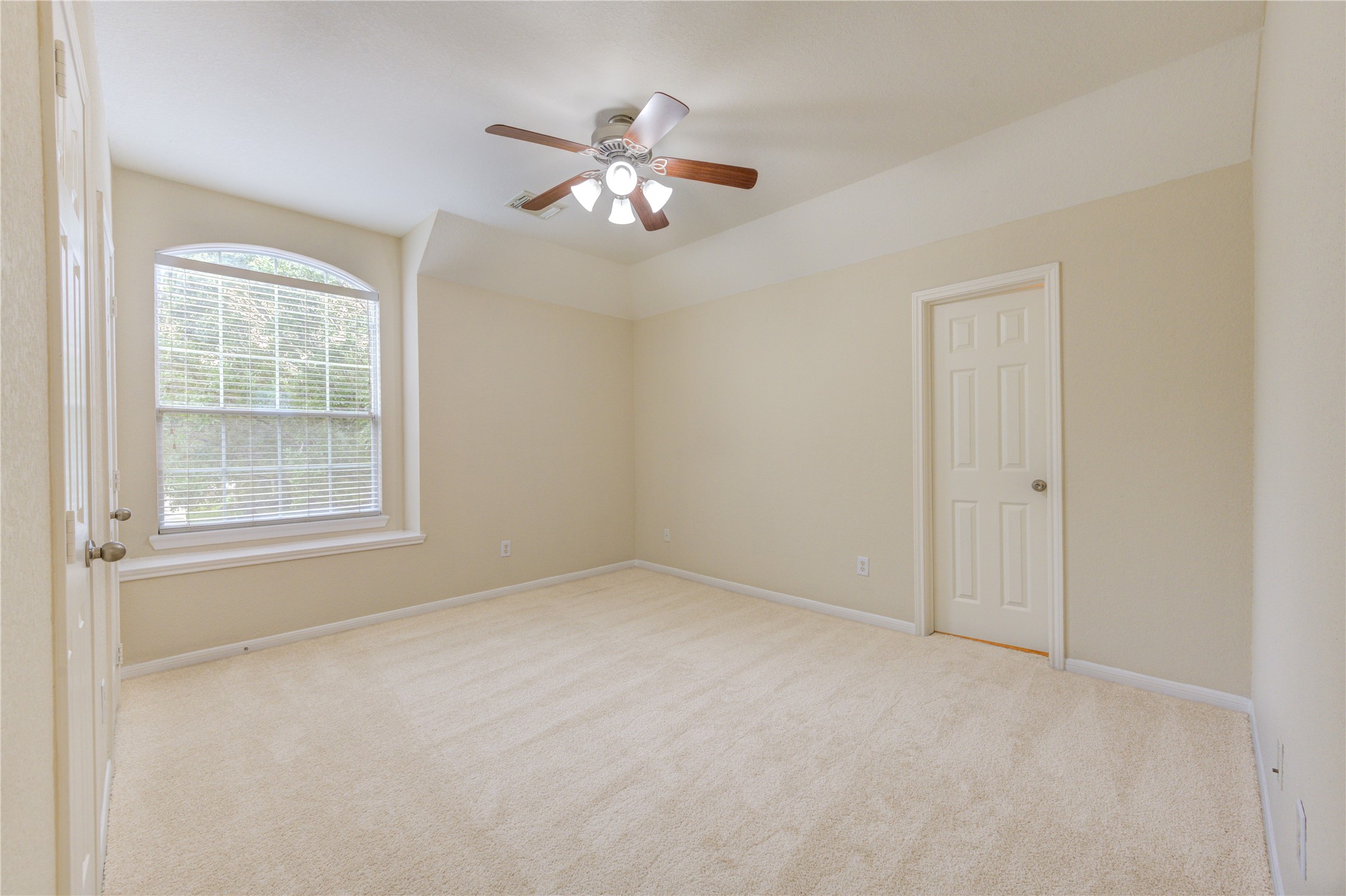 7811 Ravens Point Drive Property Photo 17