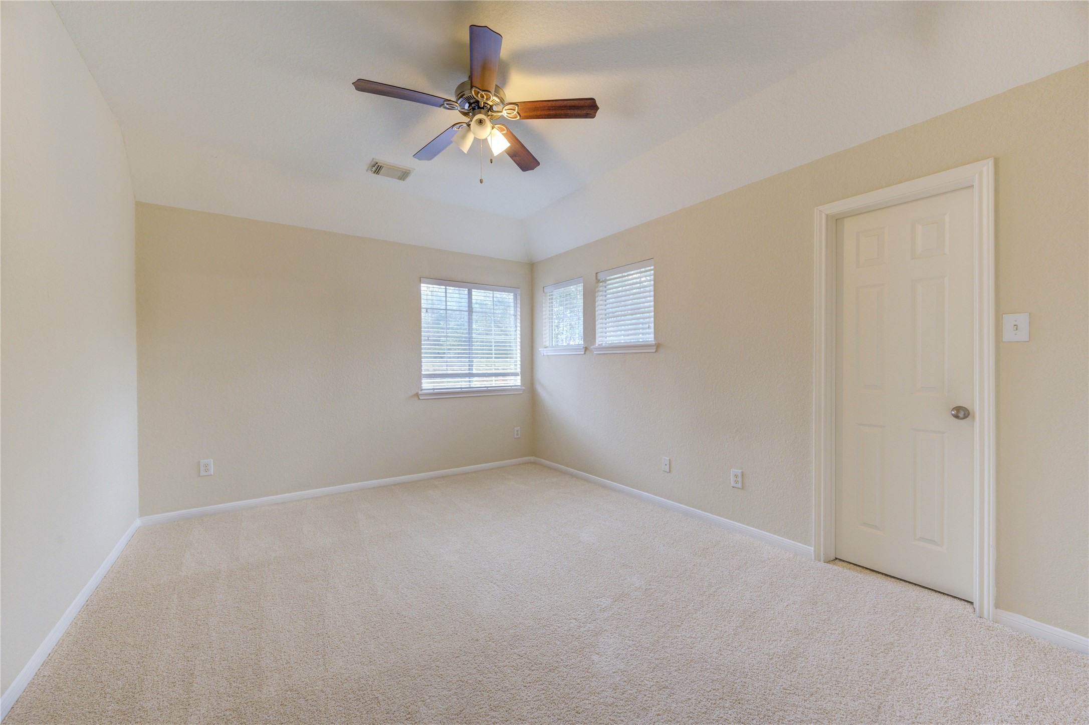 7811 Ravens Point Drive Property Photo 19