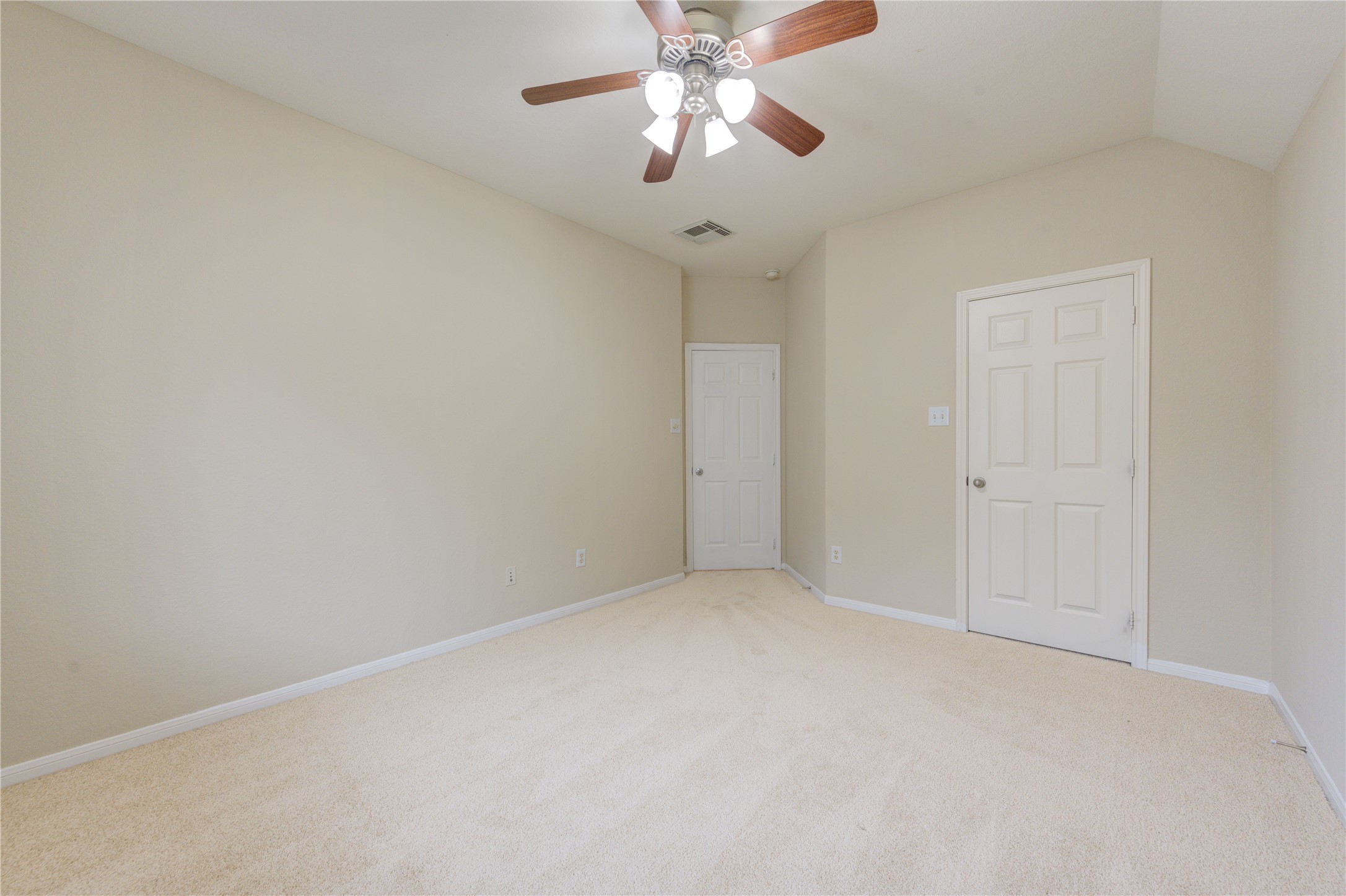7811 Ravens Point Drive Property Photo 20