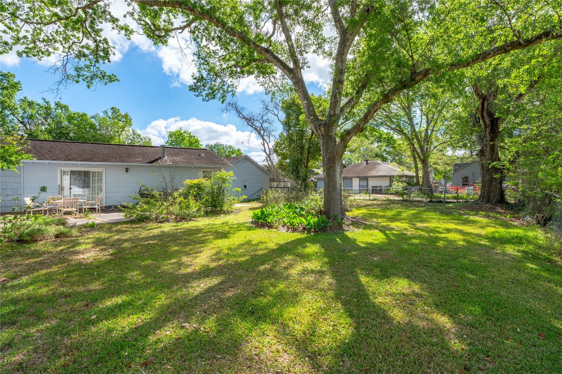418 E Strand Street Property Photo 2