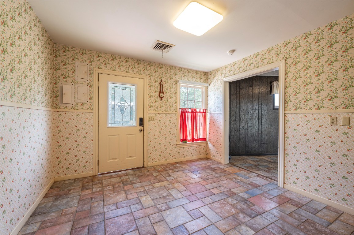 418 E Strand Street Property Photo 14