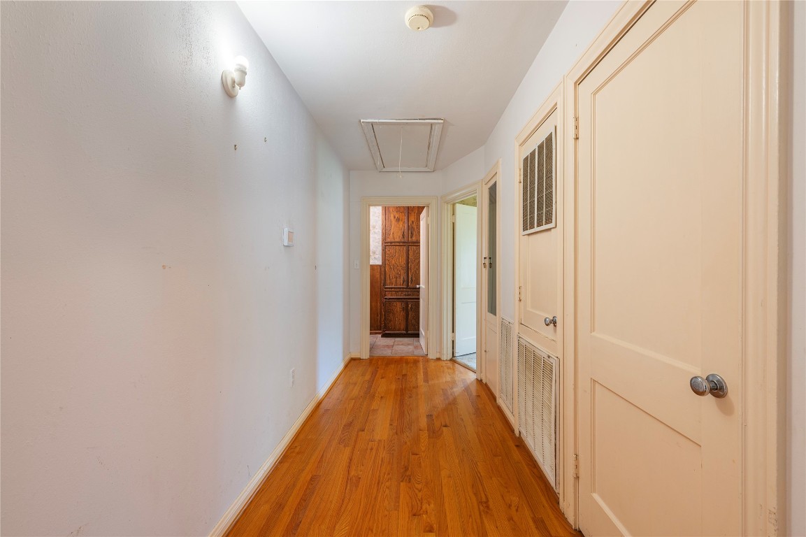 418 E Strand Street Property Photo 17