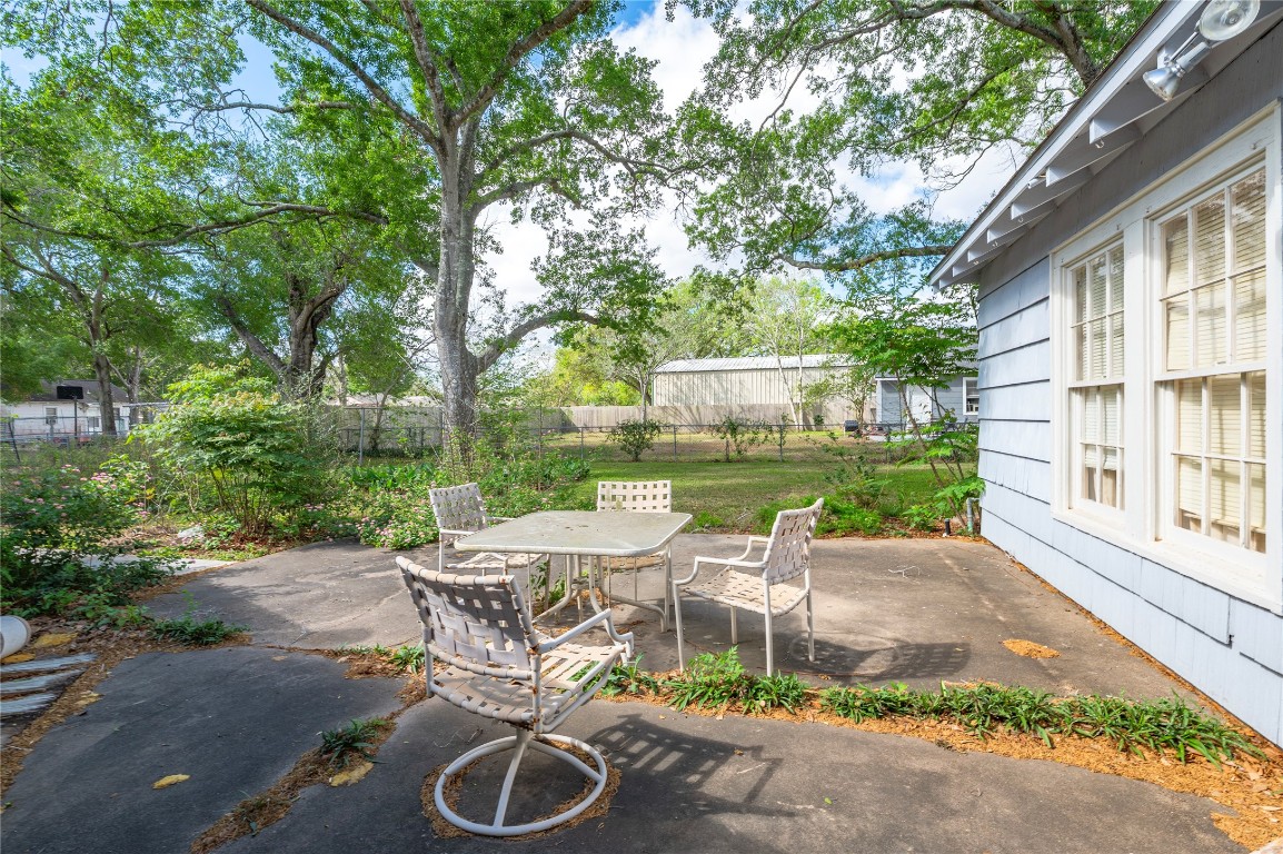 418 E Strand Street Property Photo 20