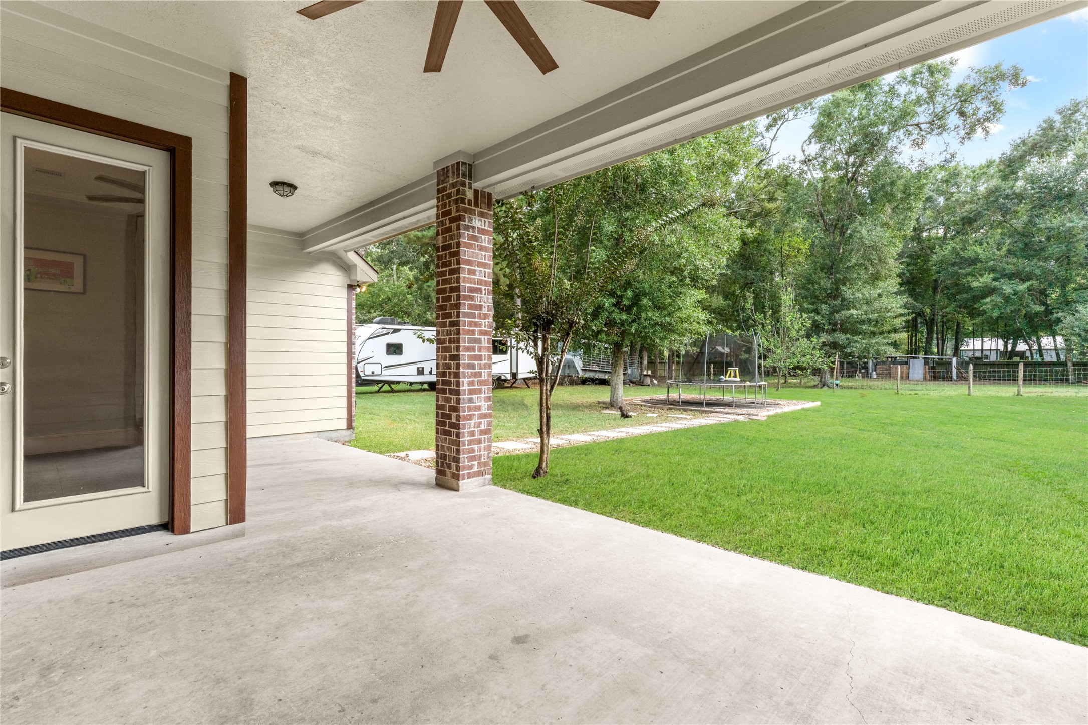 818 Commons Lake Edge Drive Property Photo 23